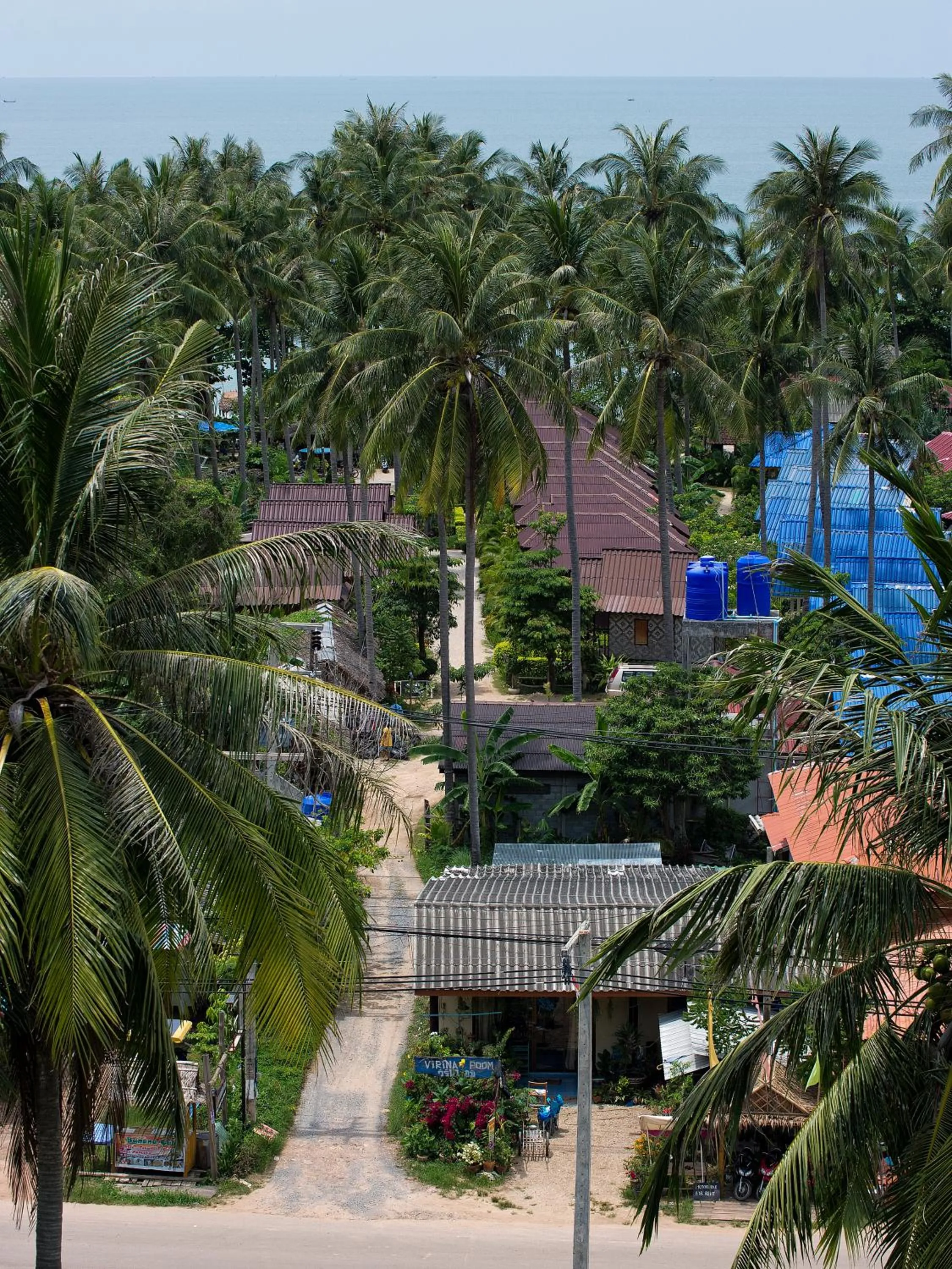 Shower in Moonwalk Lanta Resort
