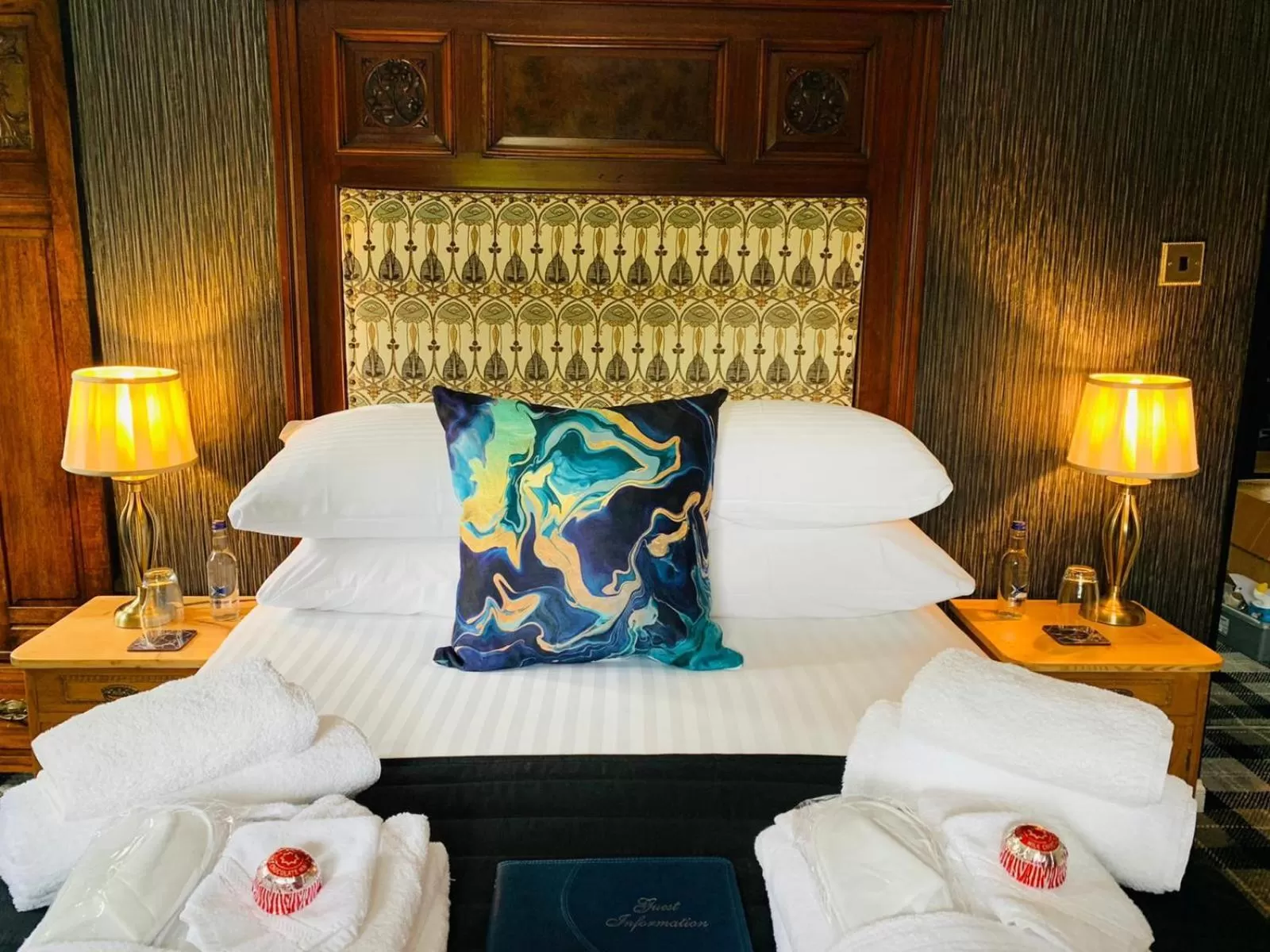 Bedroom, Bed in The Old Mill Inn