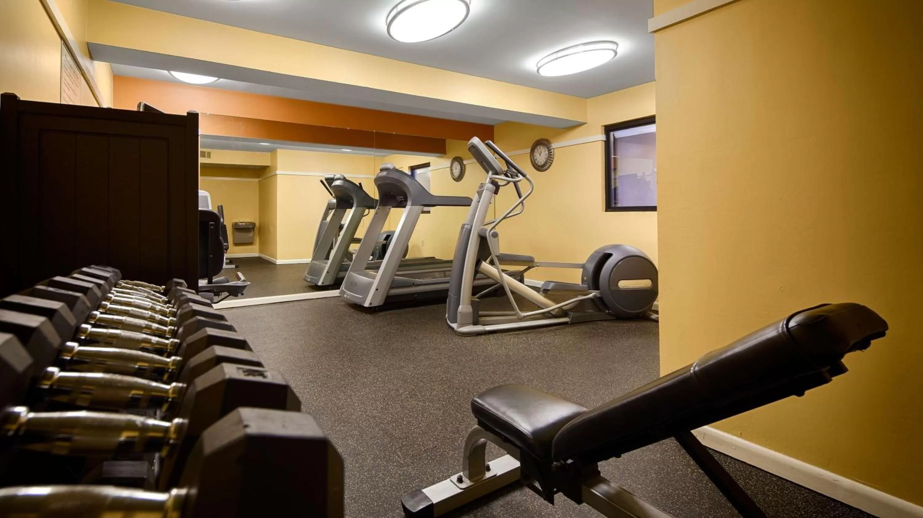 Fitness centre/facilities in Best Western Executive Suites