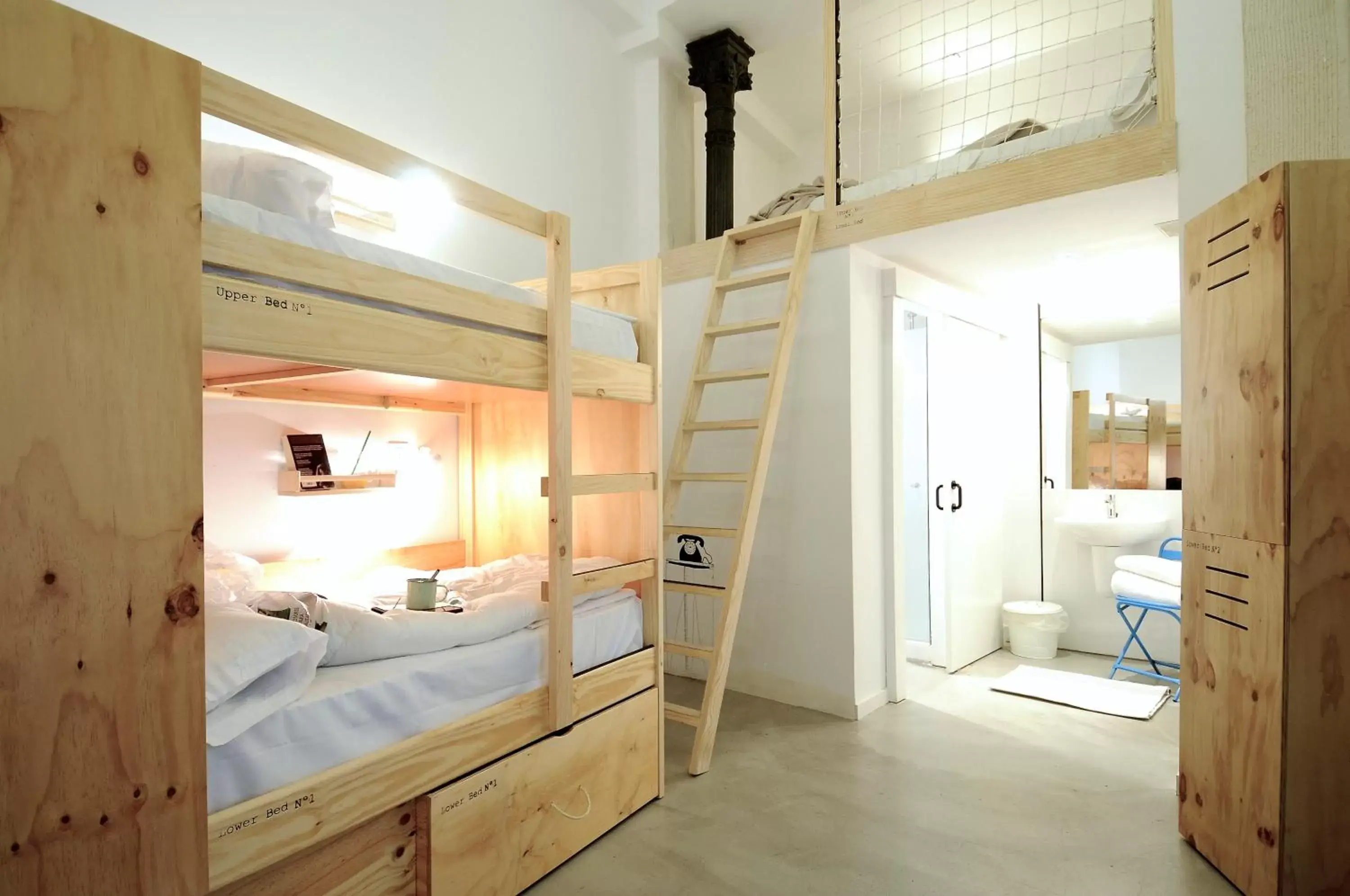 Single Bed in 4-Bed Female Dormitory Room with Private Bathroom in The Hat Madrid Single Bed in 4-Bed Female Dormitory Room with Private Bathroom in The Hat Madrid