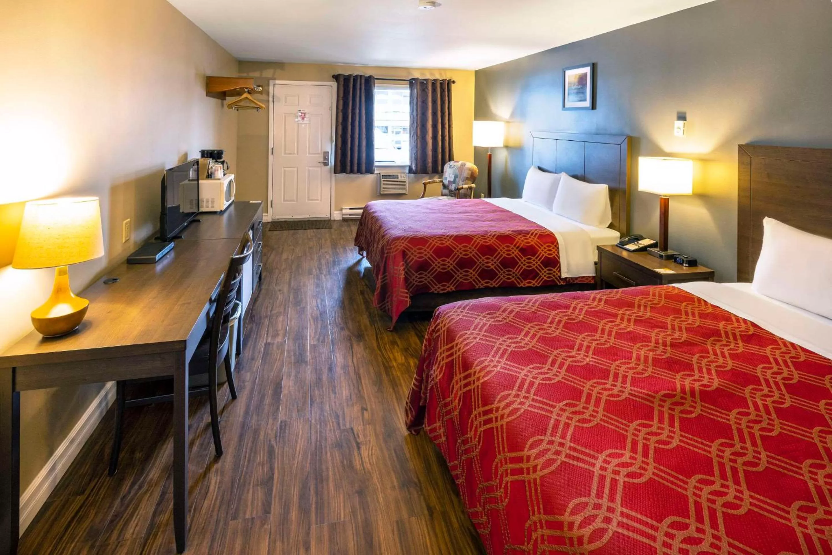 Bedroom in Econo Lodge Miramichi