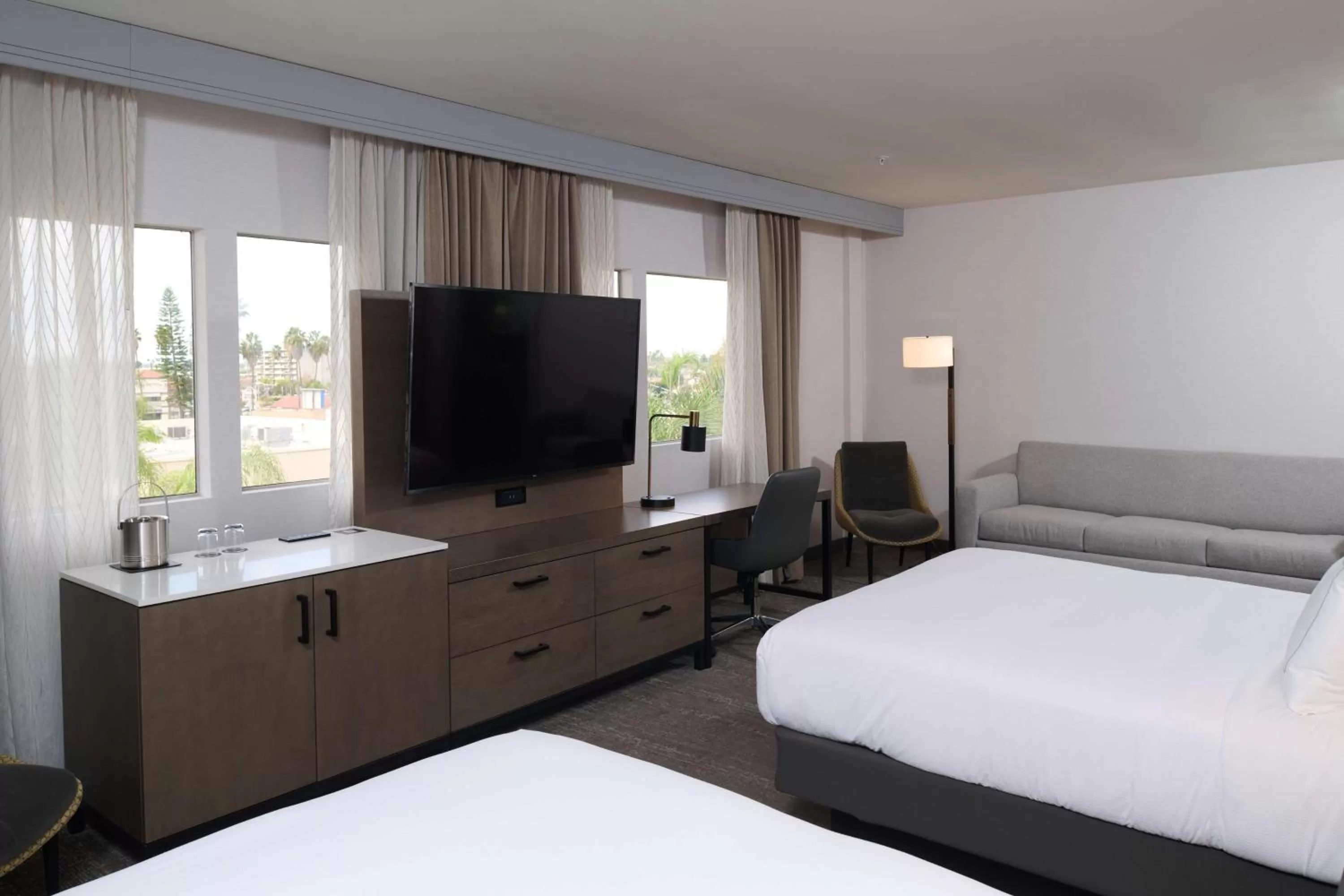 Bedroom, Bed in Doubletree by Hilton Buena Park