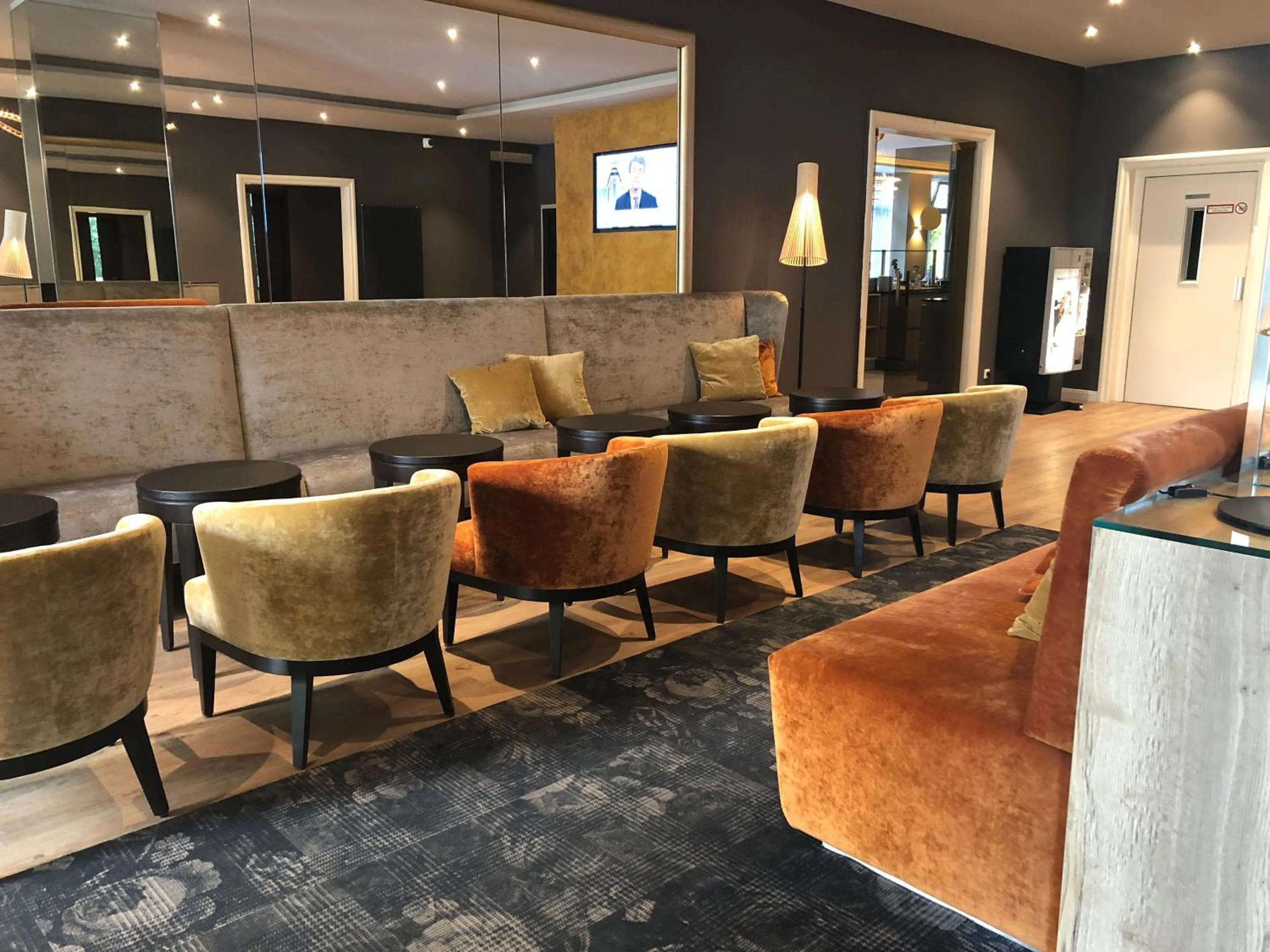 Lobby or reception in Caravelle Hotel im Park