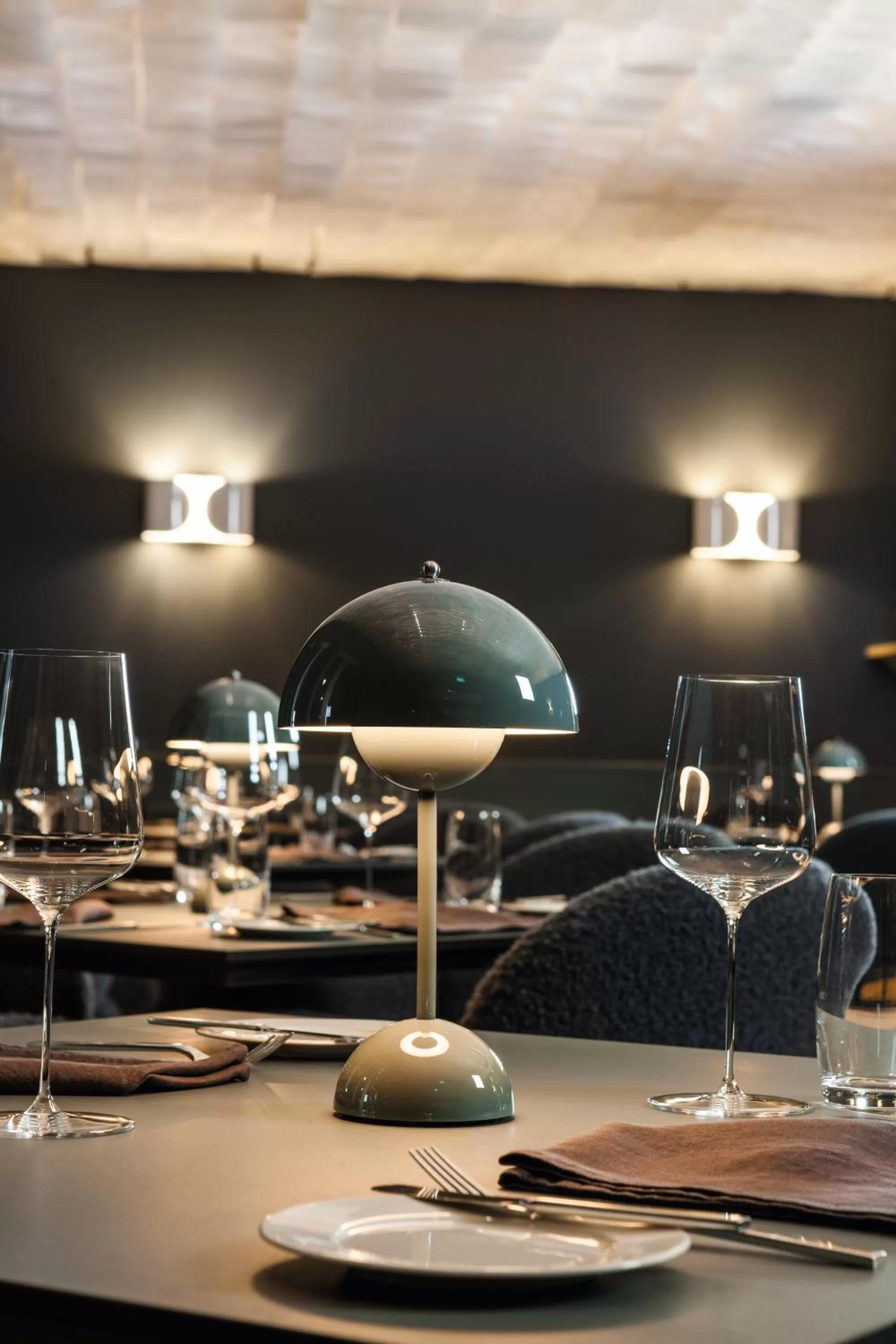 Restaurant/places to eat in Hotel Maximilian’s