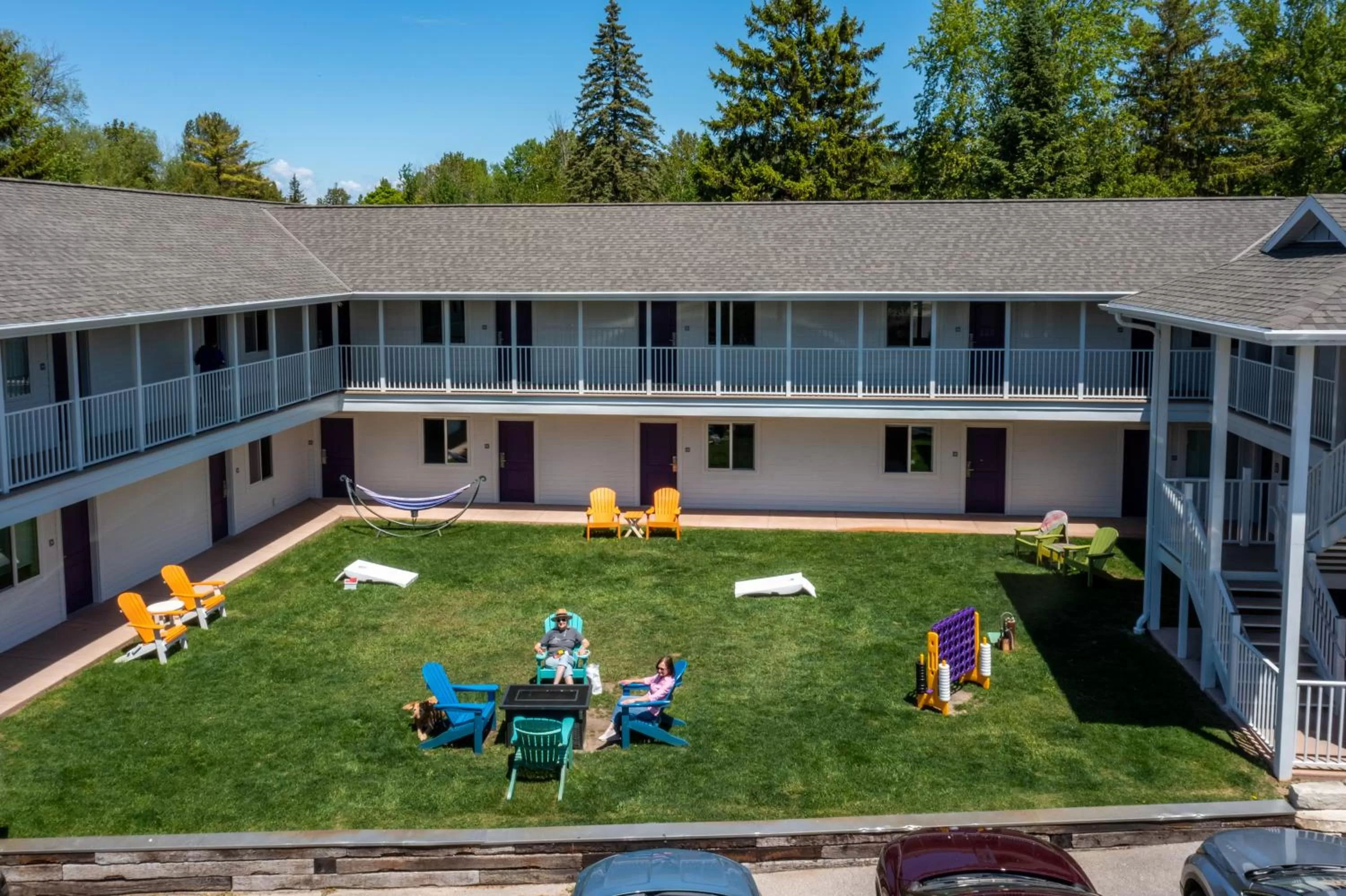 Property building in Julie's Park Cafe & Motel