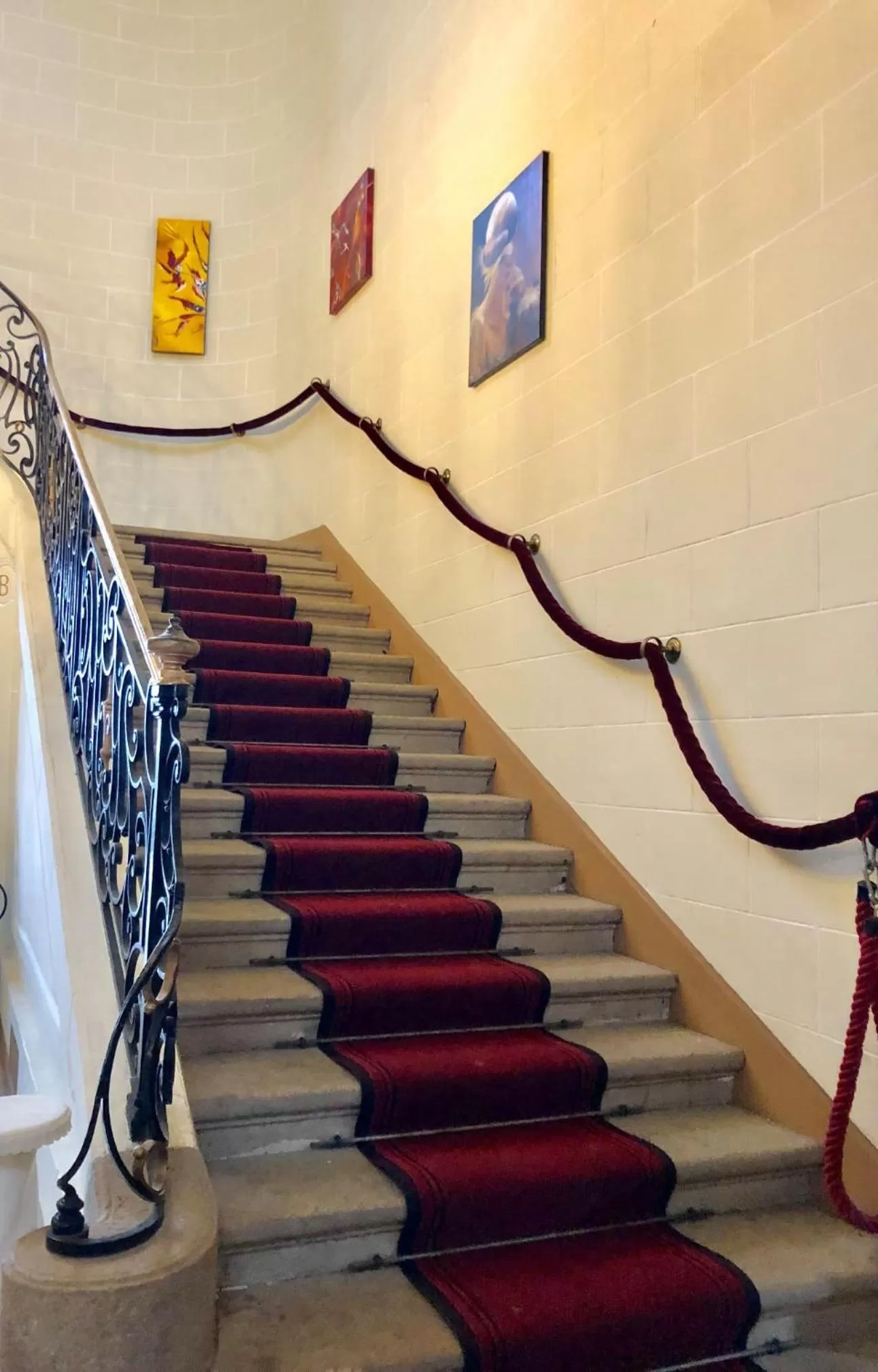 Lobby or reception in Hôtel Particulier CHÂTEAU DES MARAIS Proximité et vue sur le Lac de Grand lieu