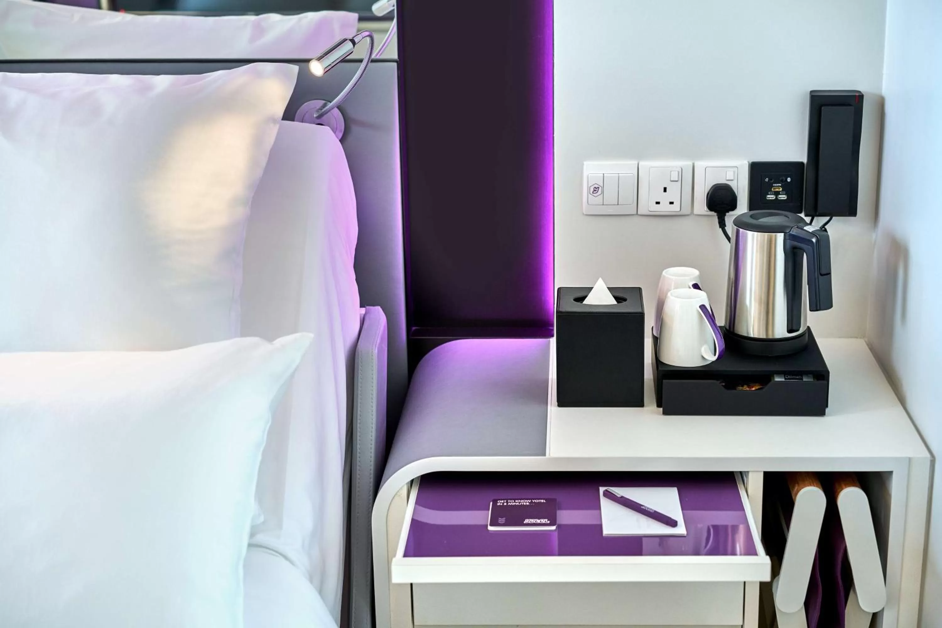 Coffee/tea facilities, Bed in YOTEL Singapore Orchard Road