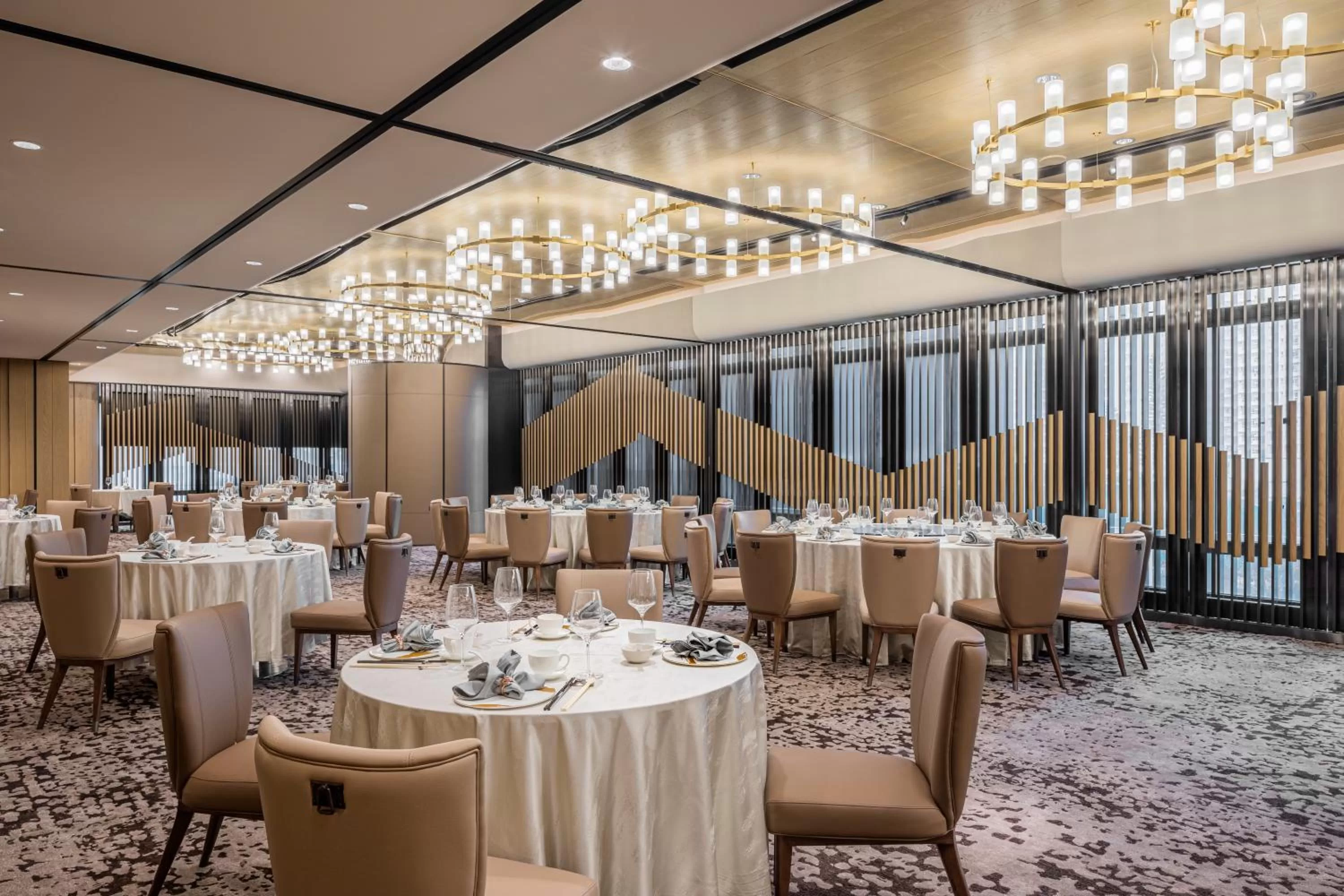 Restaurant/places to eat in ALVA HOTEL BY ROYAL