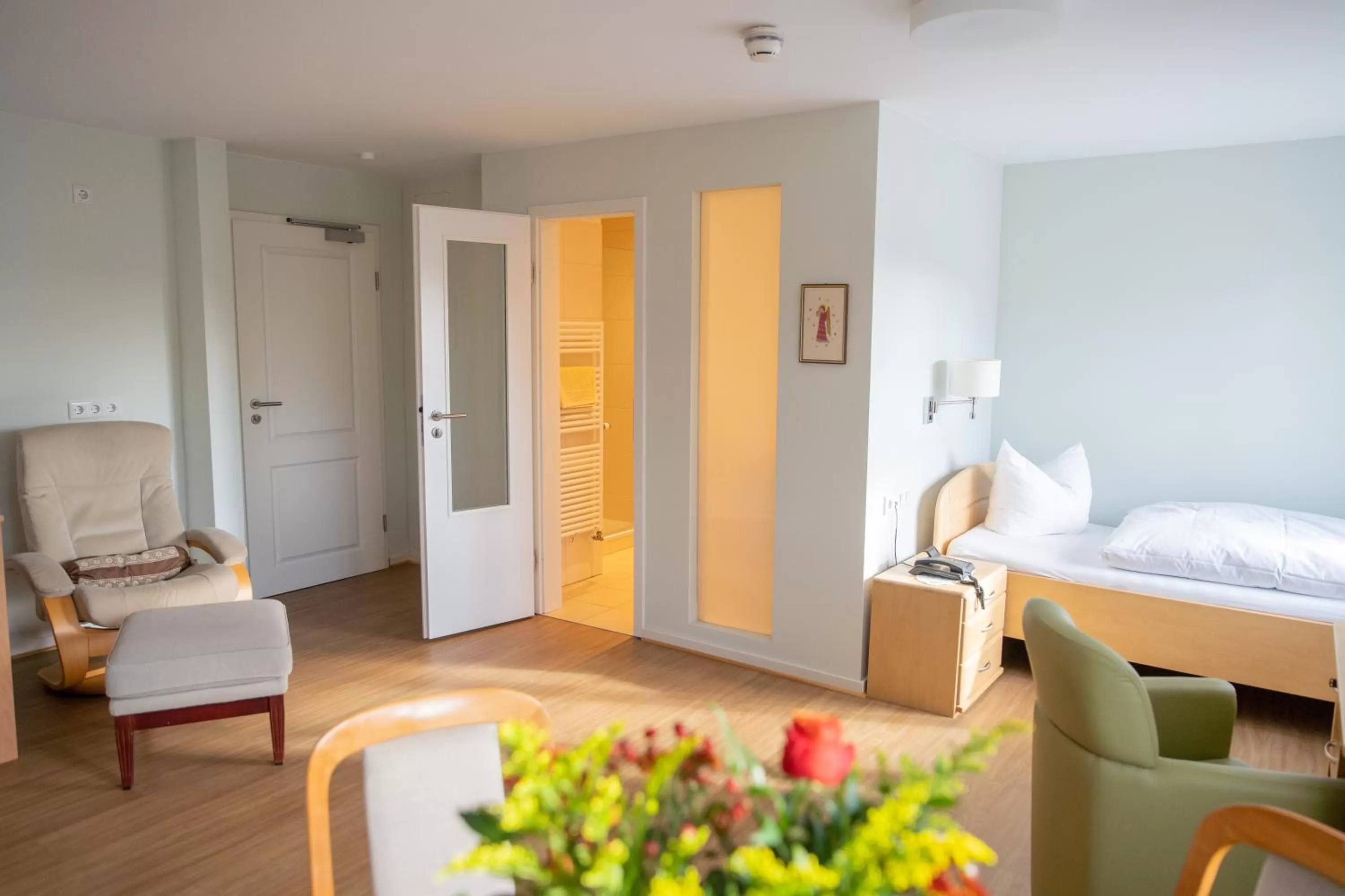 Bathroom, Bed in Gästehaus Sonnenhof