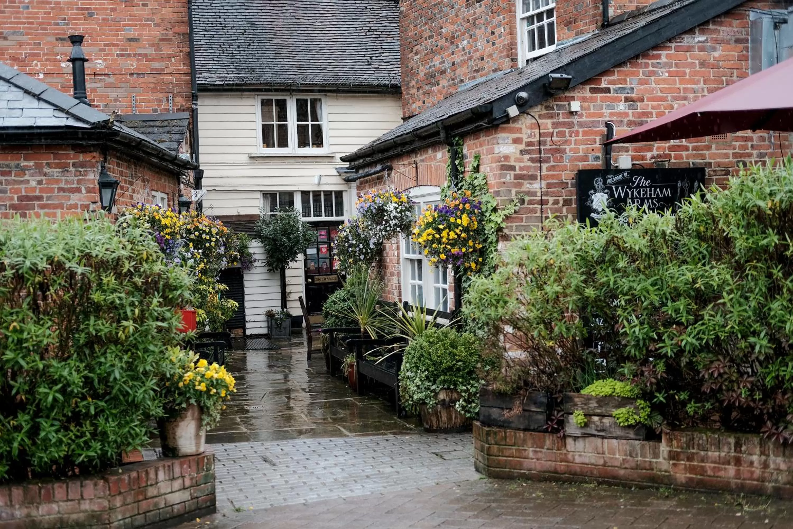 Facade/entrance in Wykeham Arms