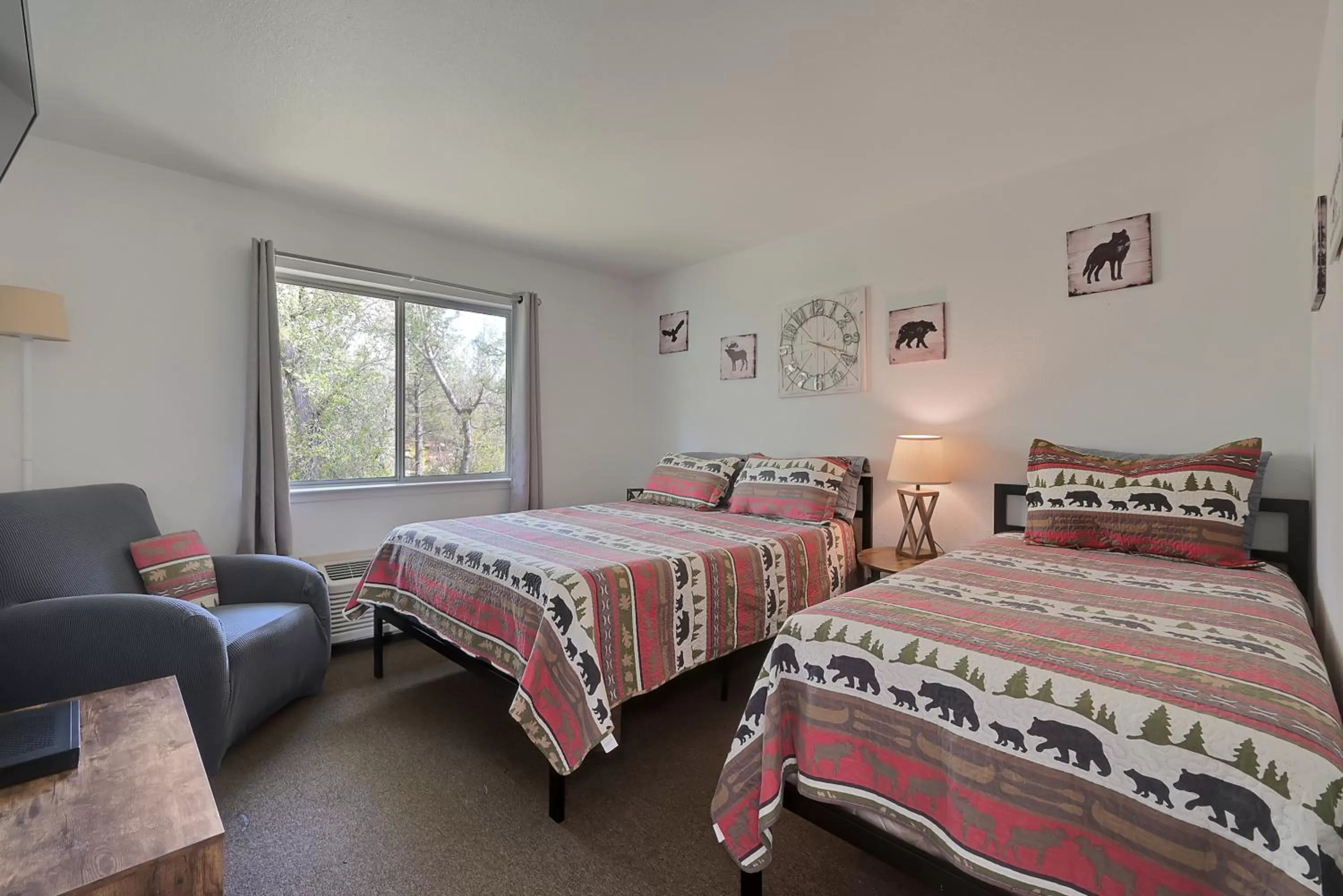 Bedroom in Brownsville Motel