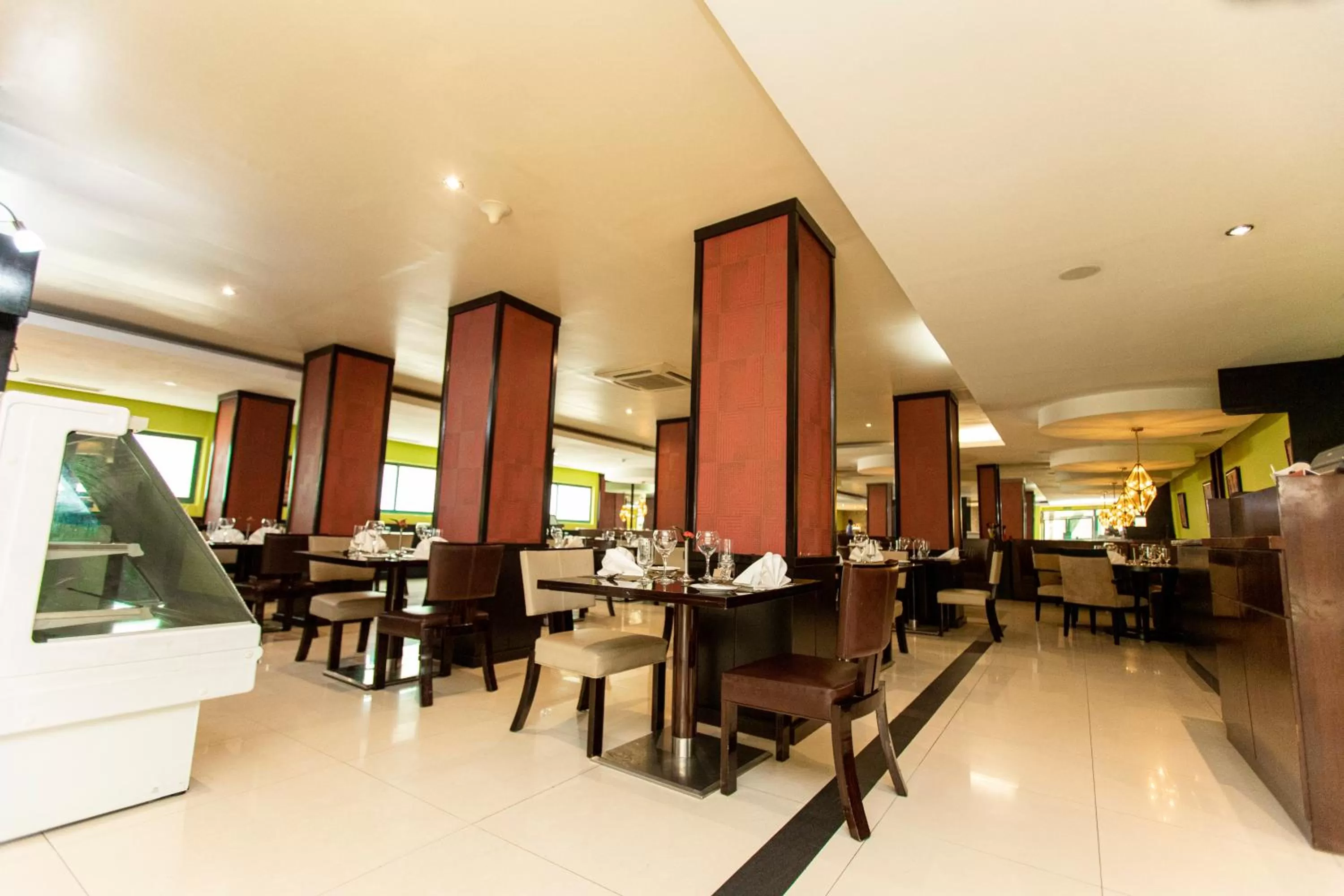Restaurant/places to eat in Best Western Premier Accra Airport Hotel