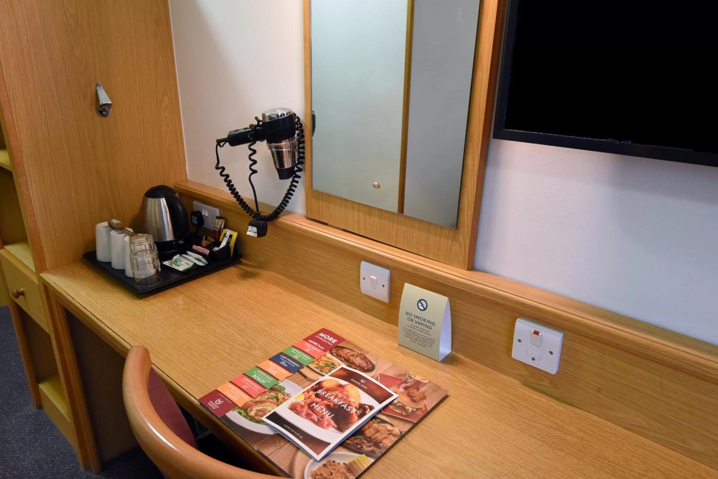 Coffee/tea facilities in Royal Oak by Greene King inns