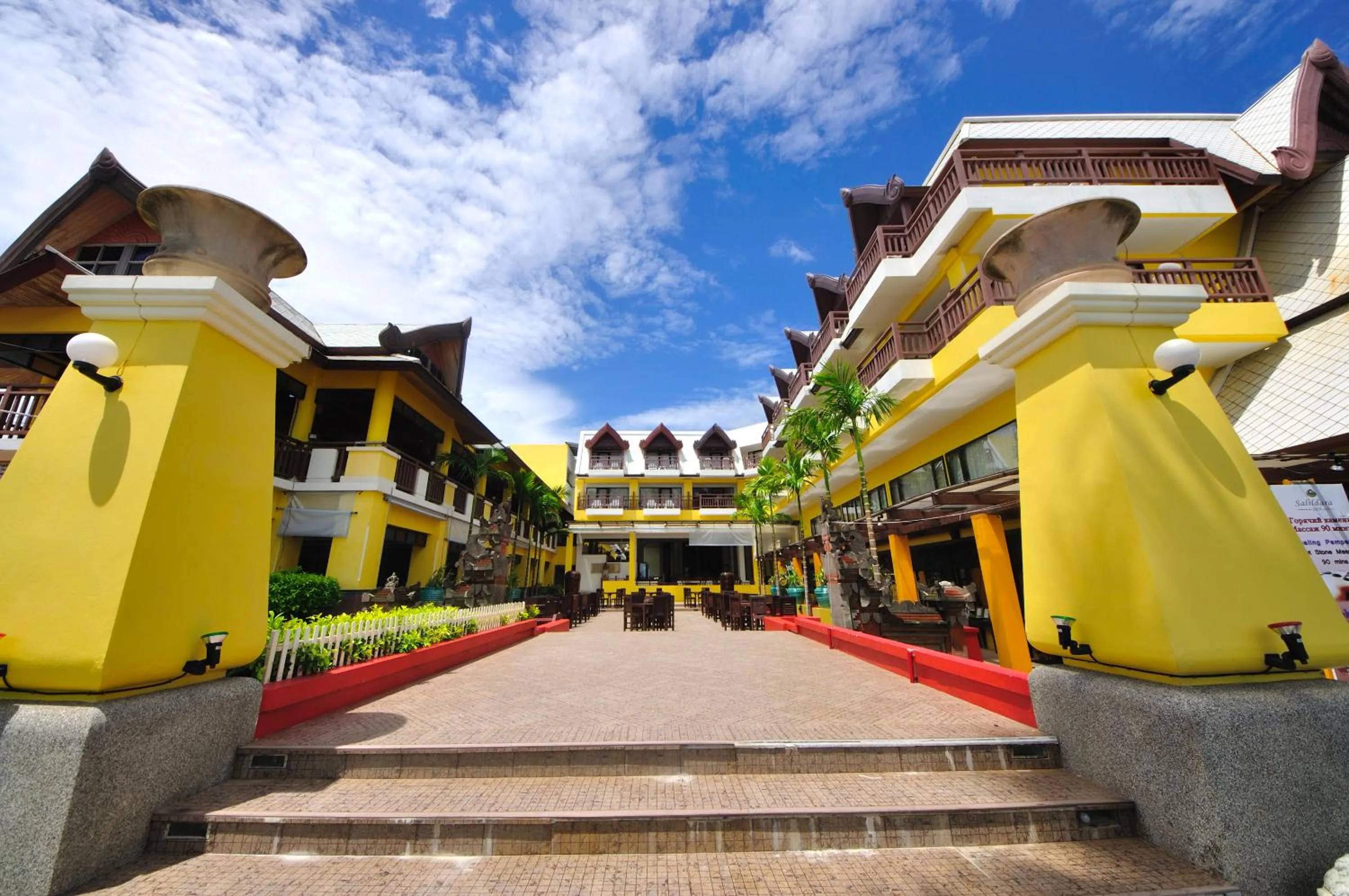 Restaurant/places to eat in Woraburi Phuket Resort & Spa - SHA Plus