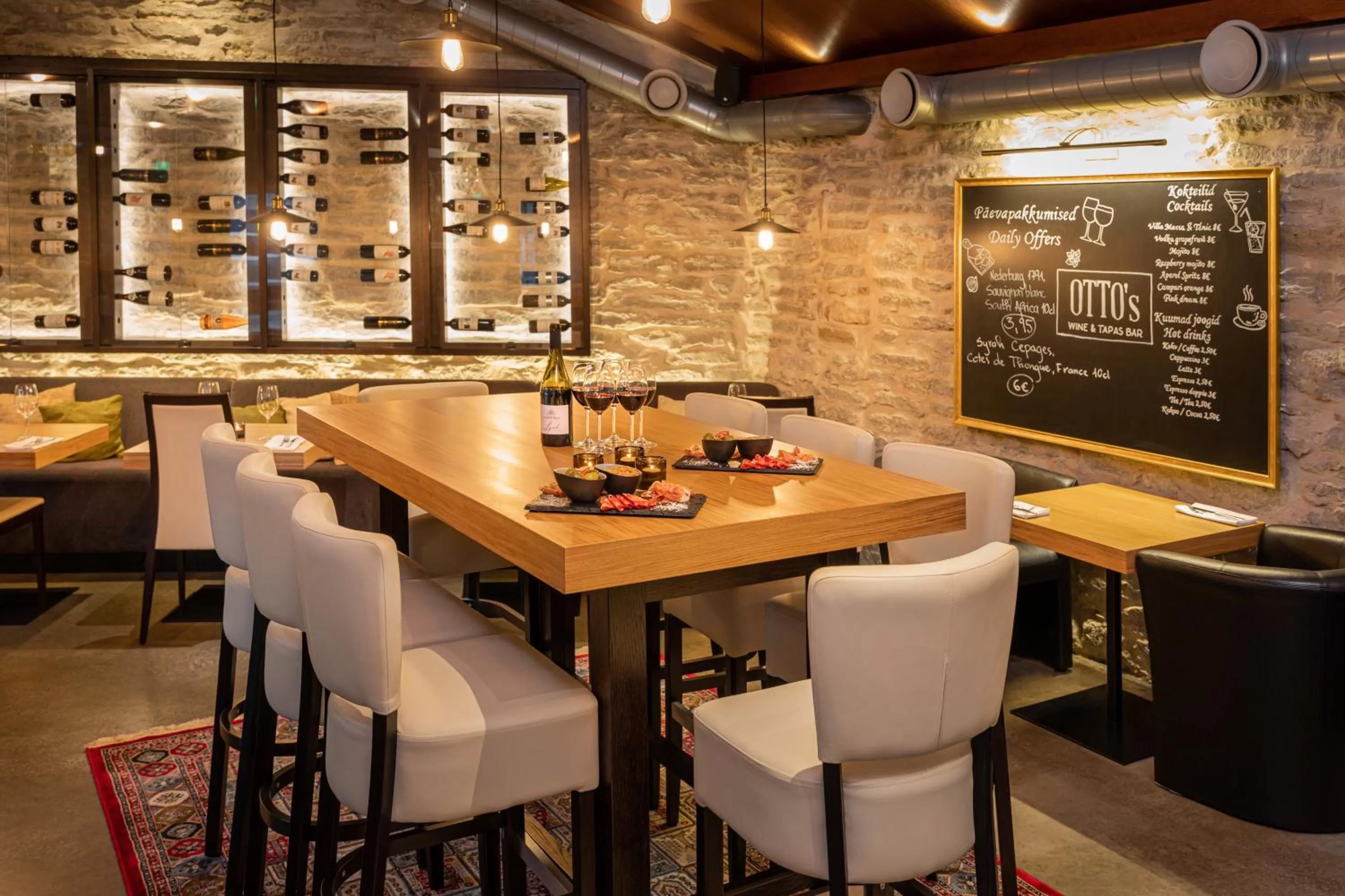 Restaurant/places to eat in The von Stackelberg Hotel Tallinn