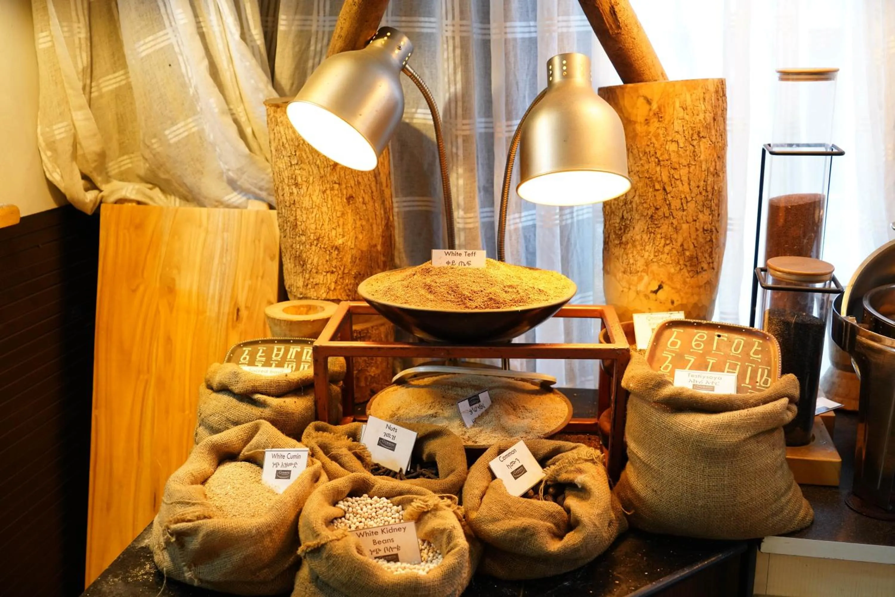 Restaurant/places to eat in Mado Hotel