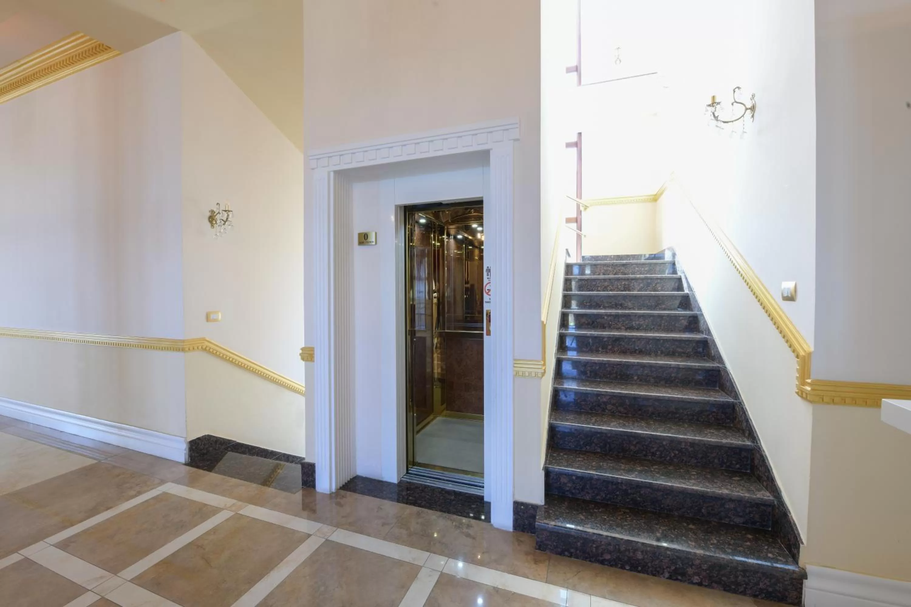 Facade/entrance in Luani ARTE