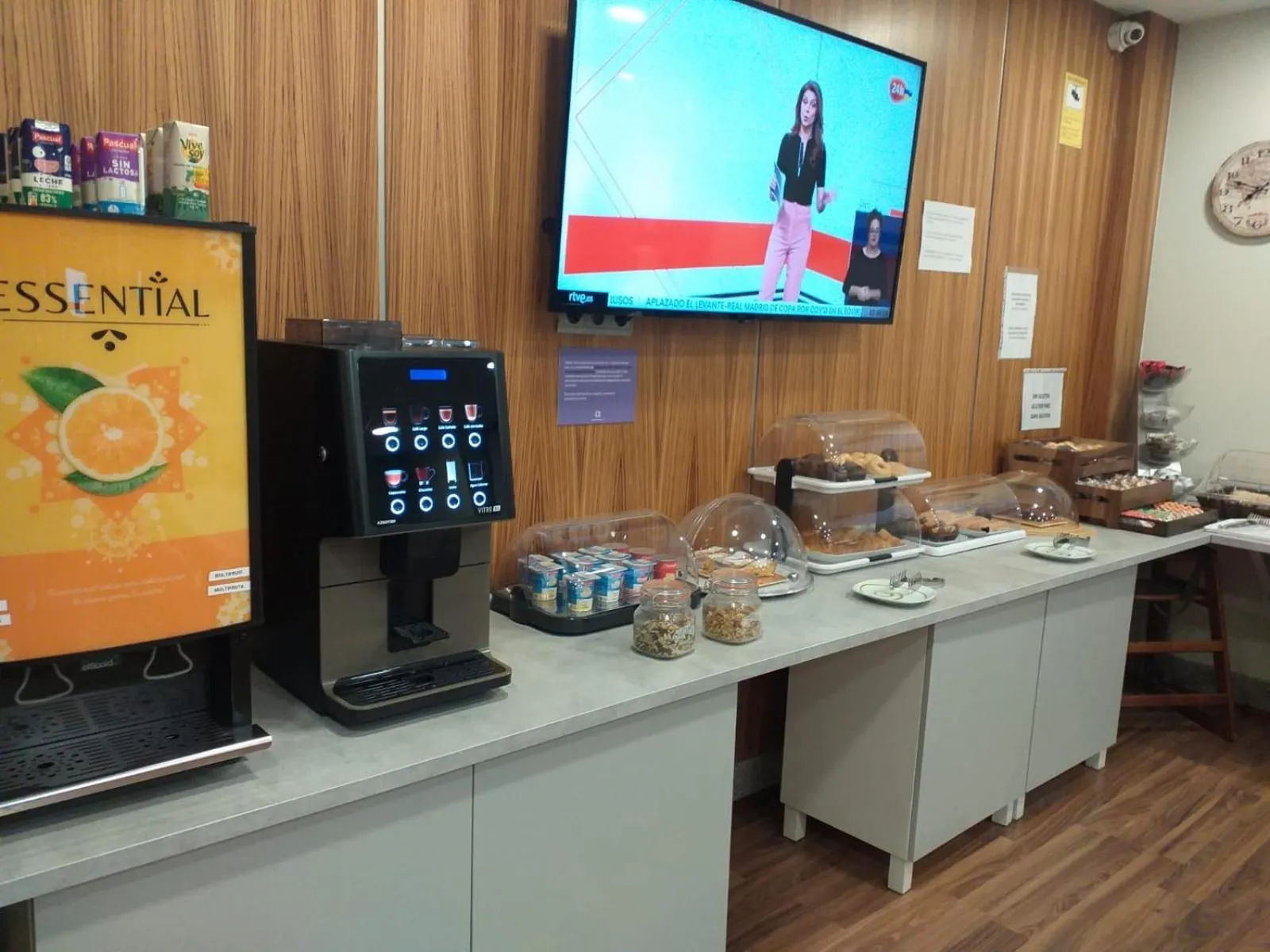 Breakfast in Hotel Alda Cardeña