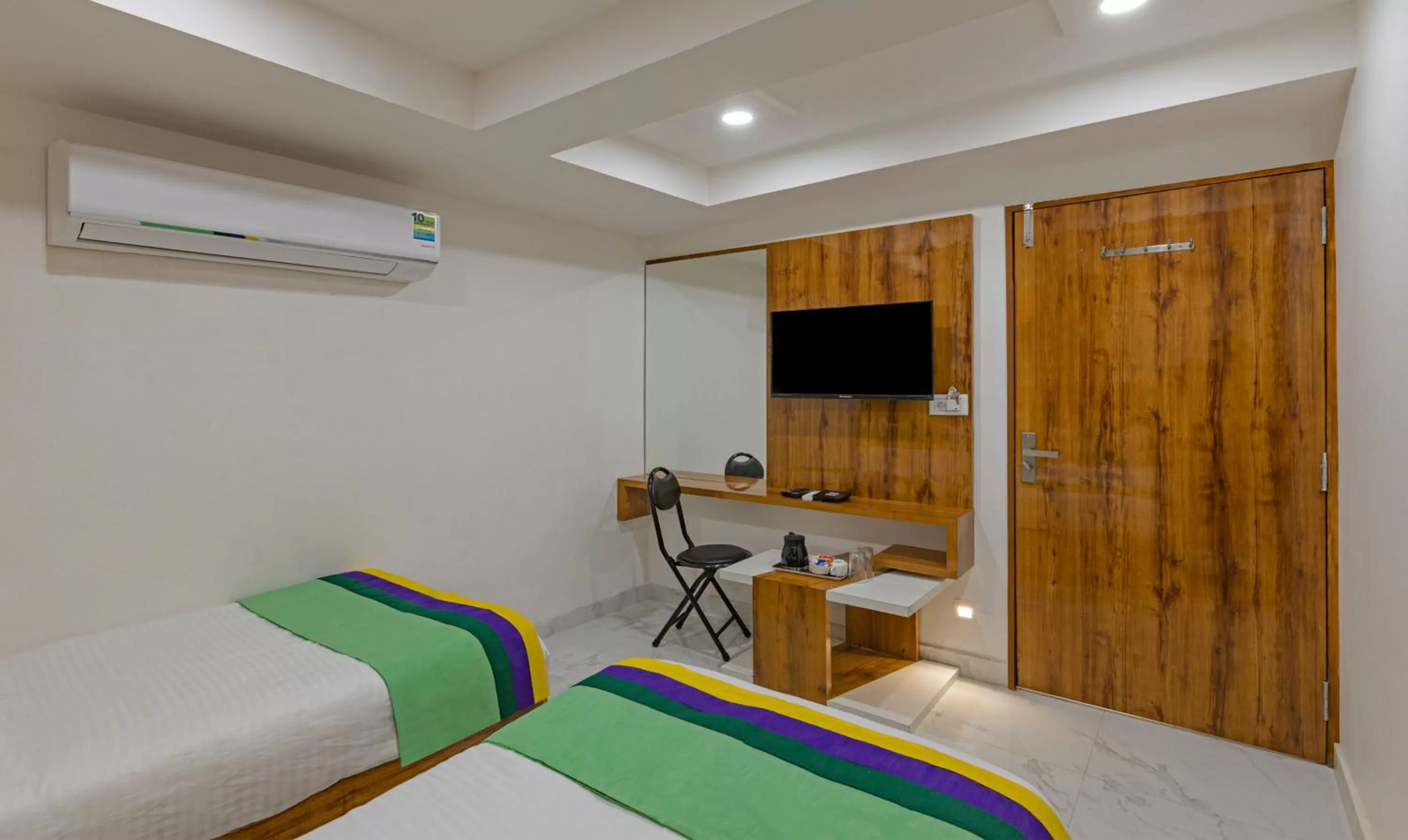 Bed in Treebo Trend Prince Plaza