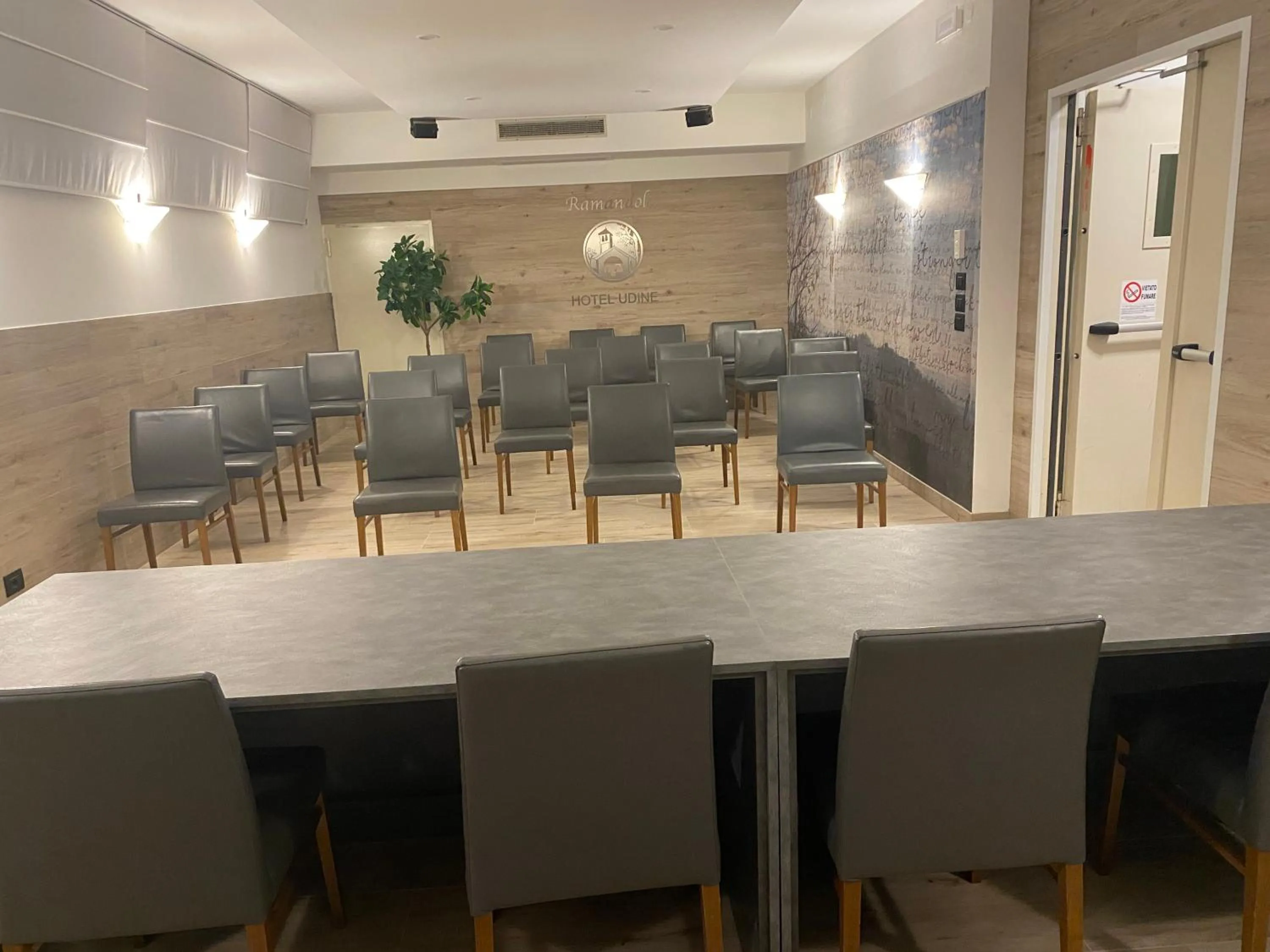 Meeting/conference room in Hotel Residence Ristorante Ramandolo