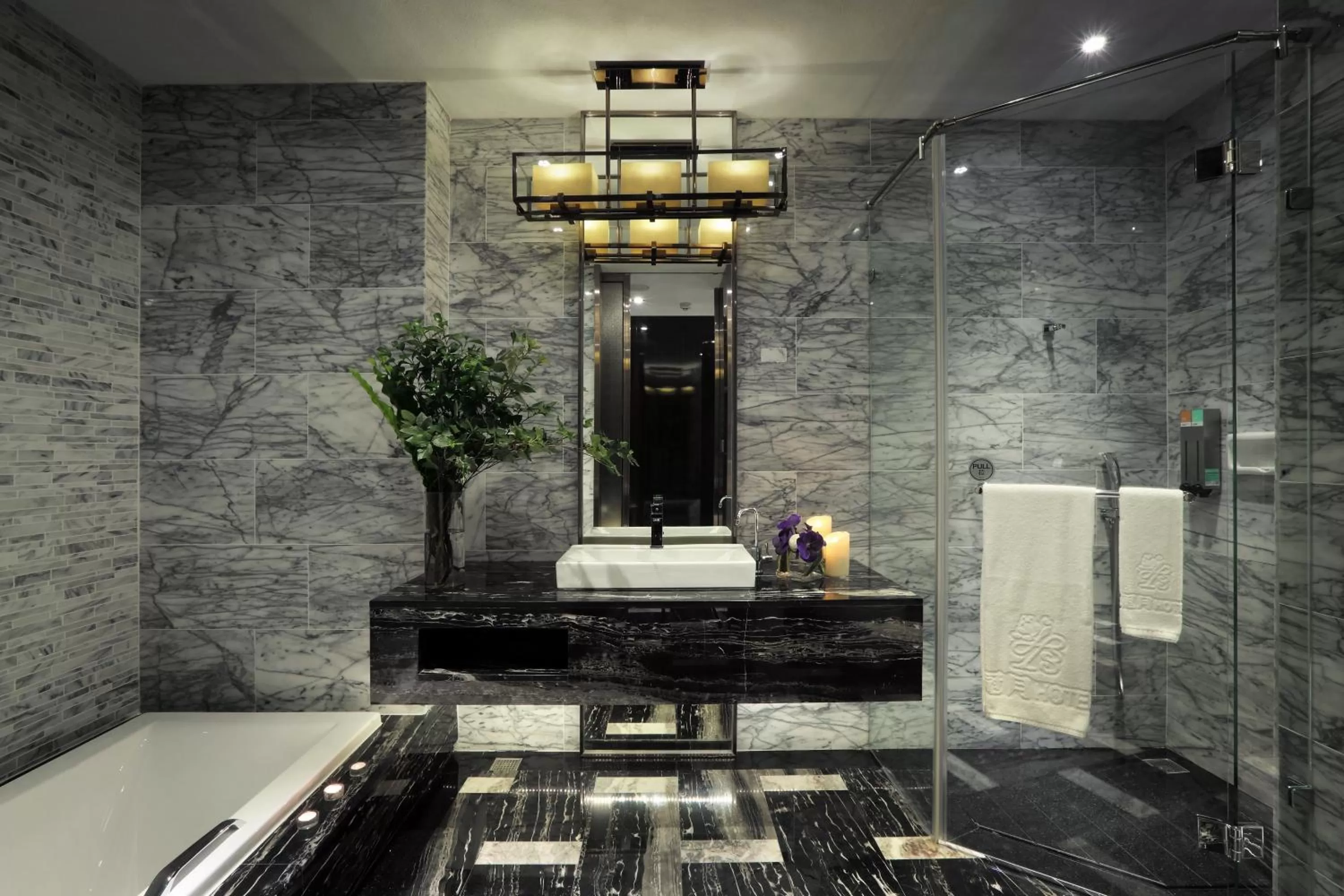Bathroom in 冠月精品旅館-Puli Ease Hotel