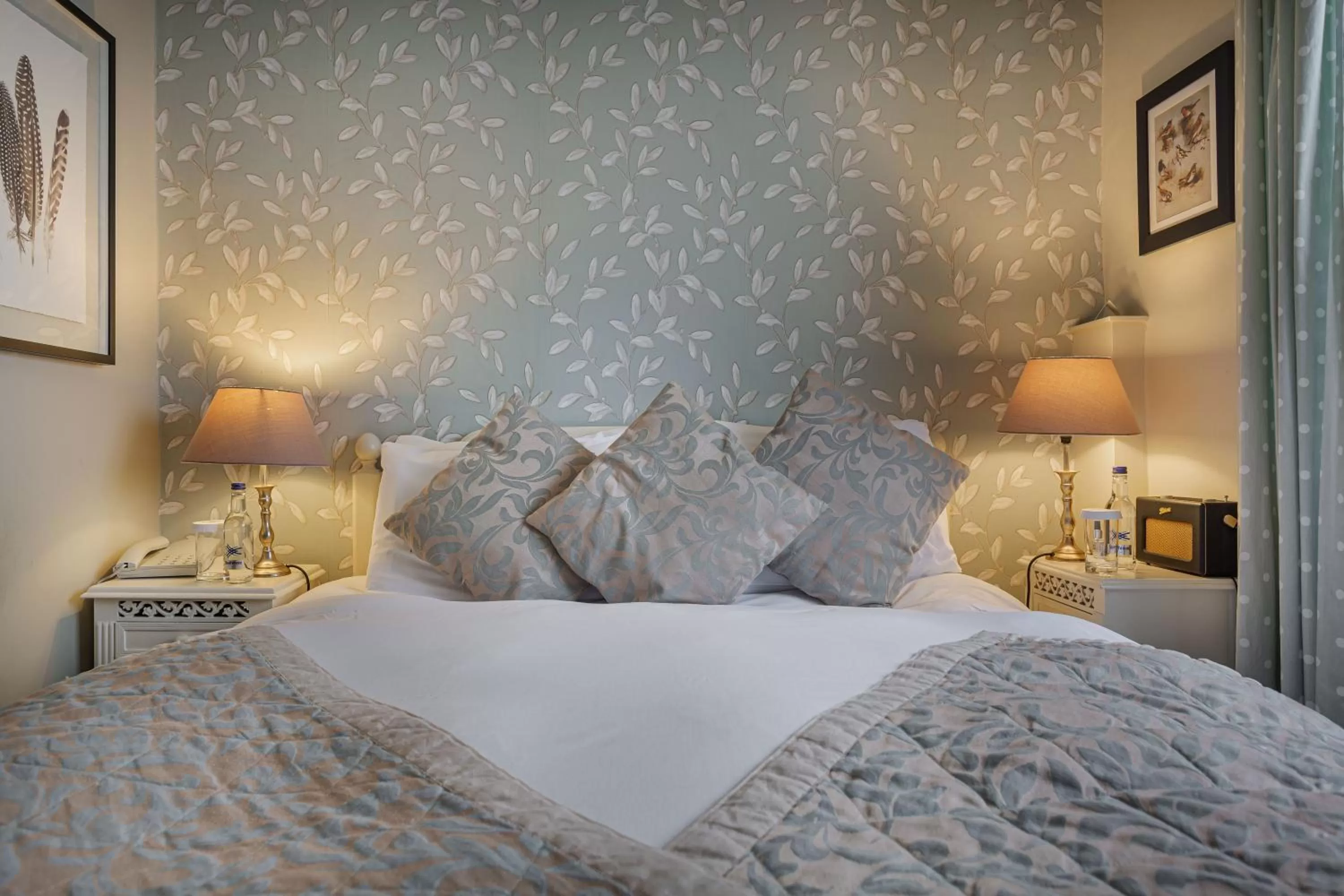 Bed in The Feathers Hotel, Helmsley, North Yorkshire - The Coaching Inn Group