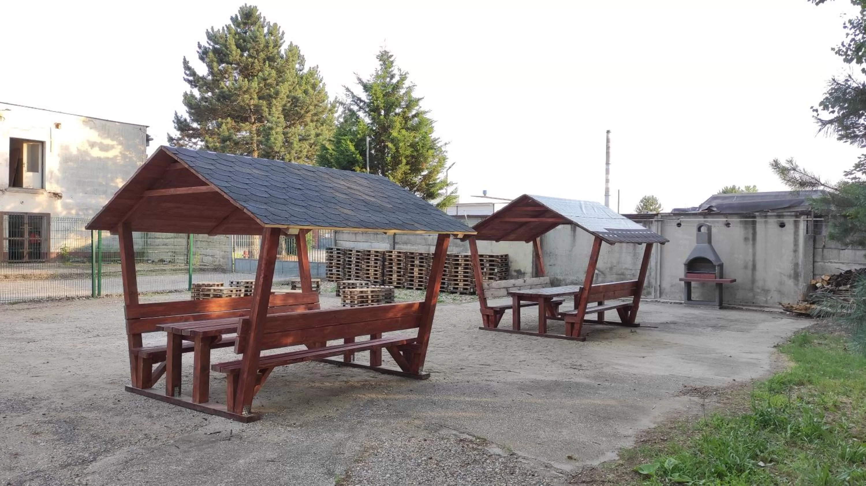 BBQ facilities in Hotel Slobi