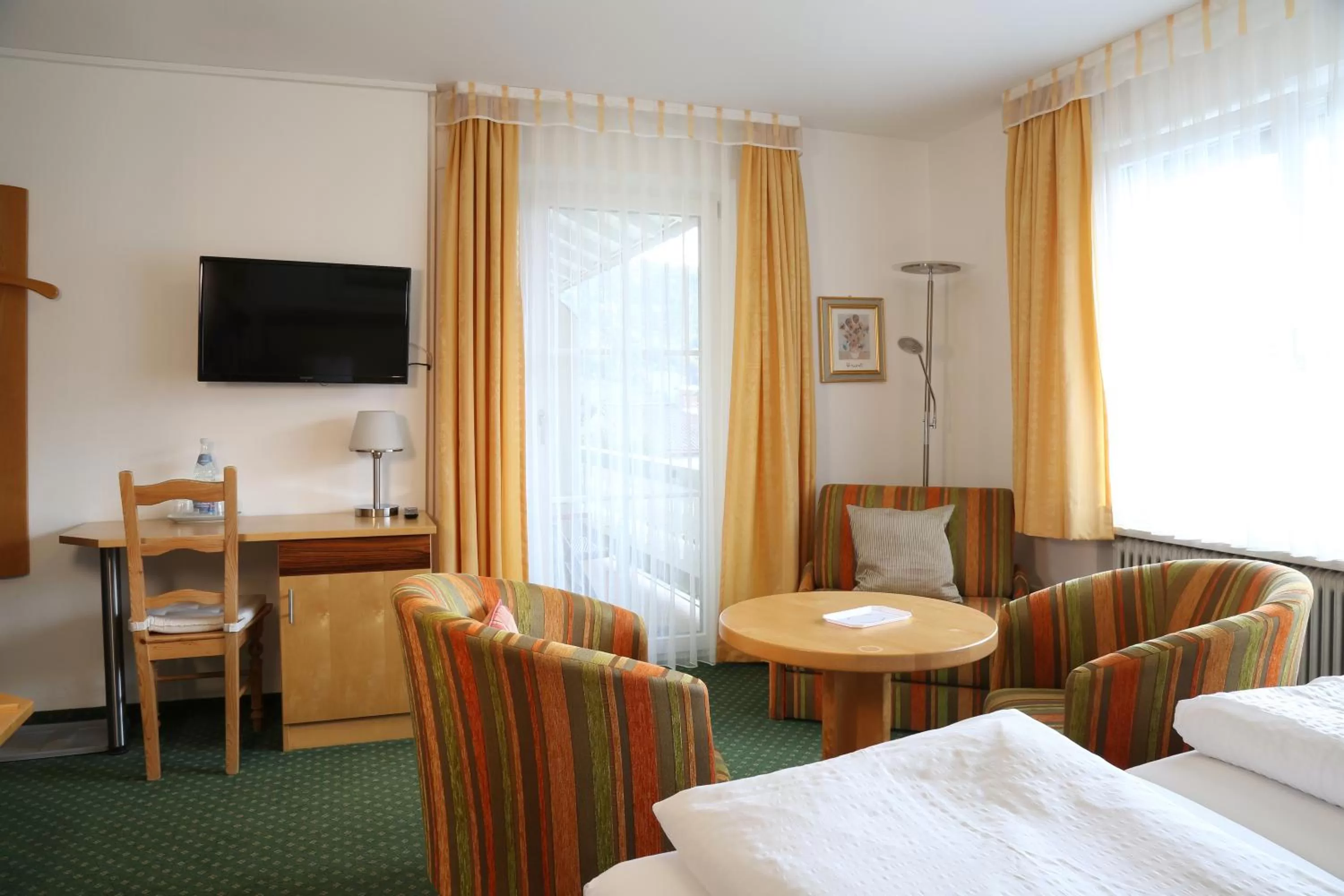 Bed in Hotel Steffl Garni inkl Chiemgau Karte