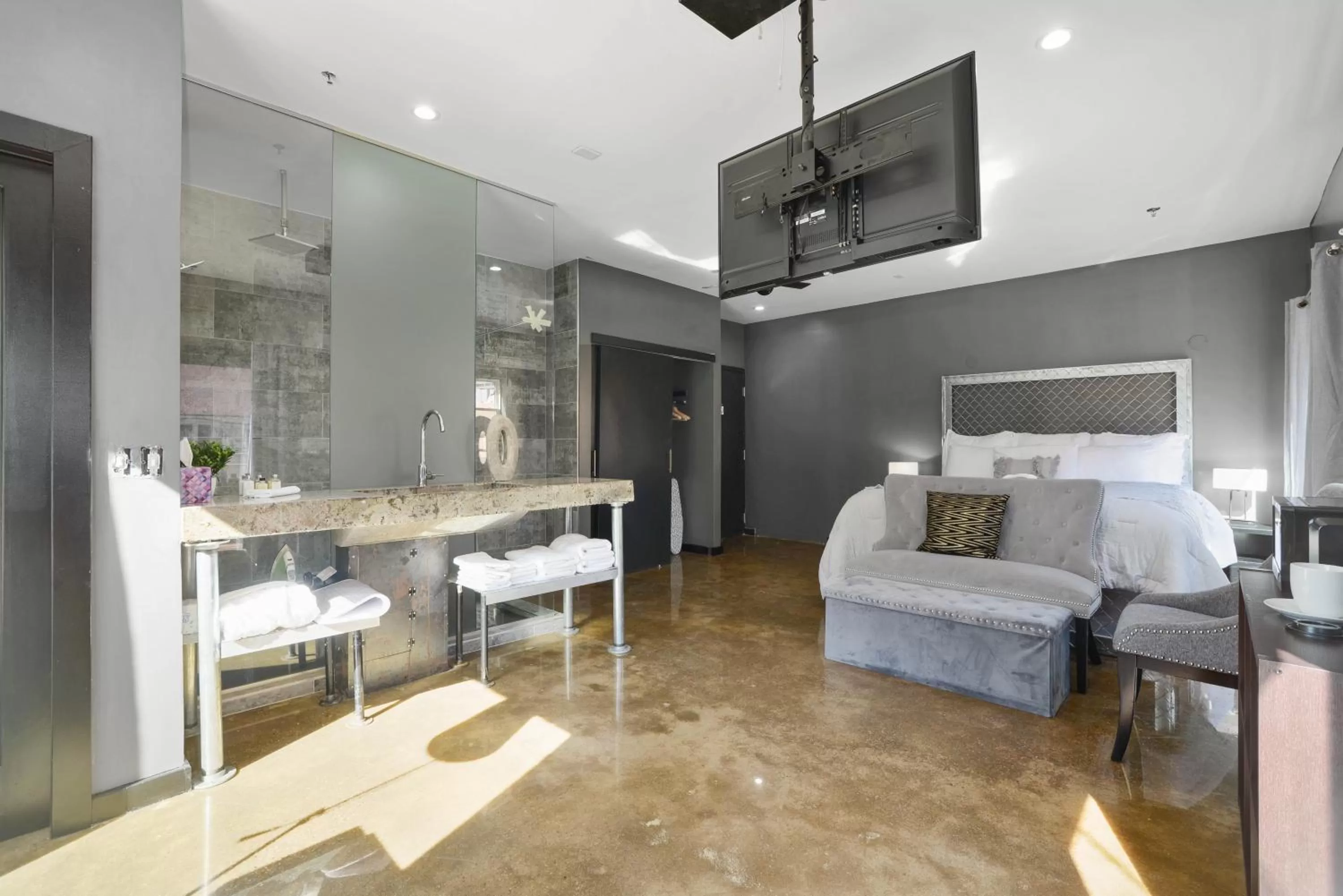 Photo of the whole room, Bed in Good Hotels Downtown Denver