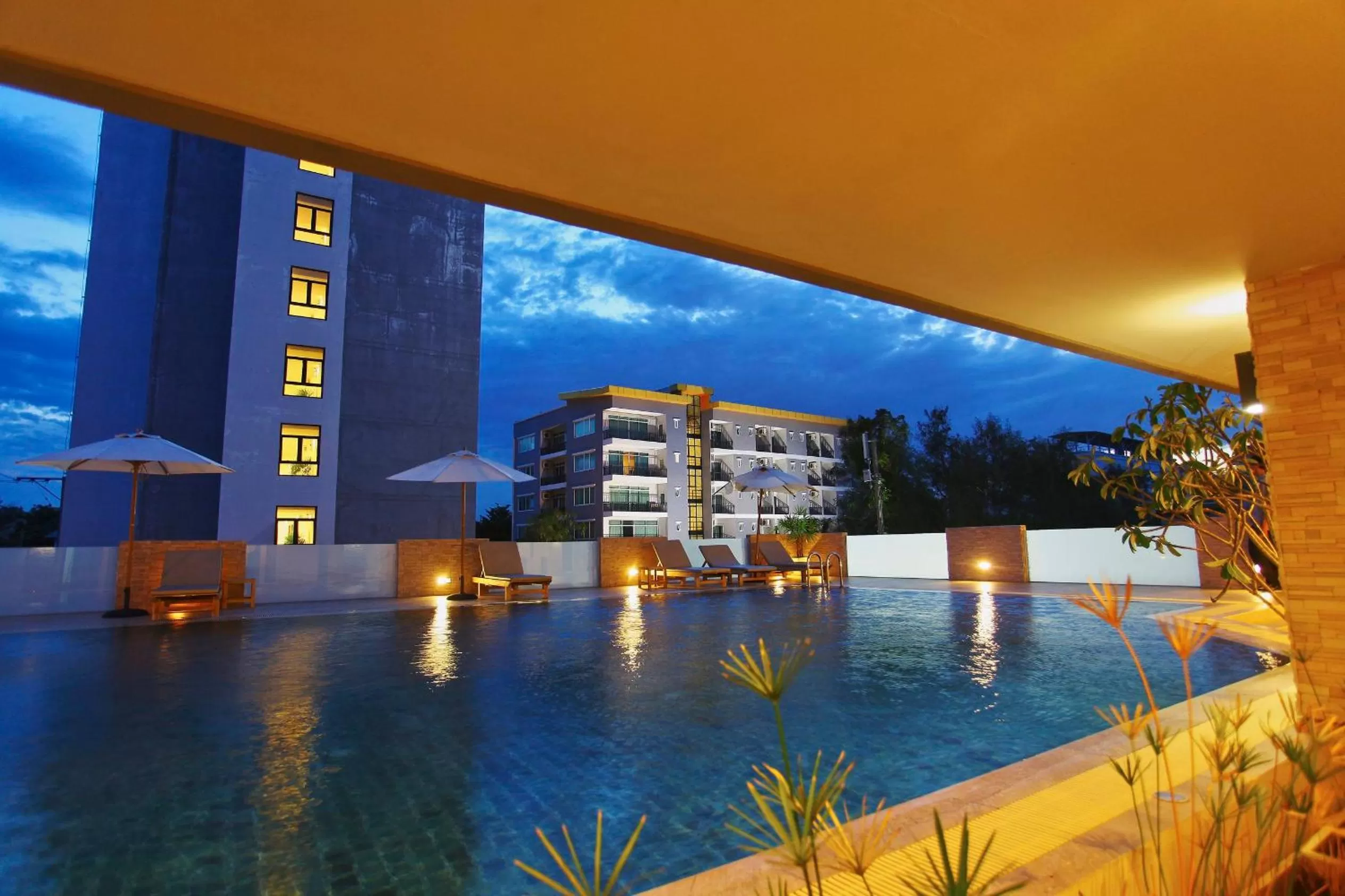 Swimming pool in Leenova Hotel