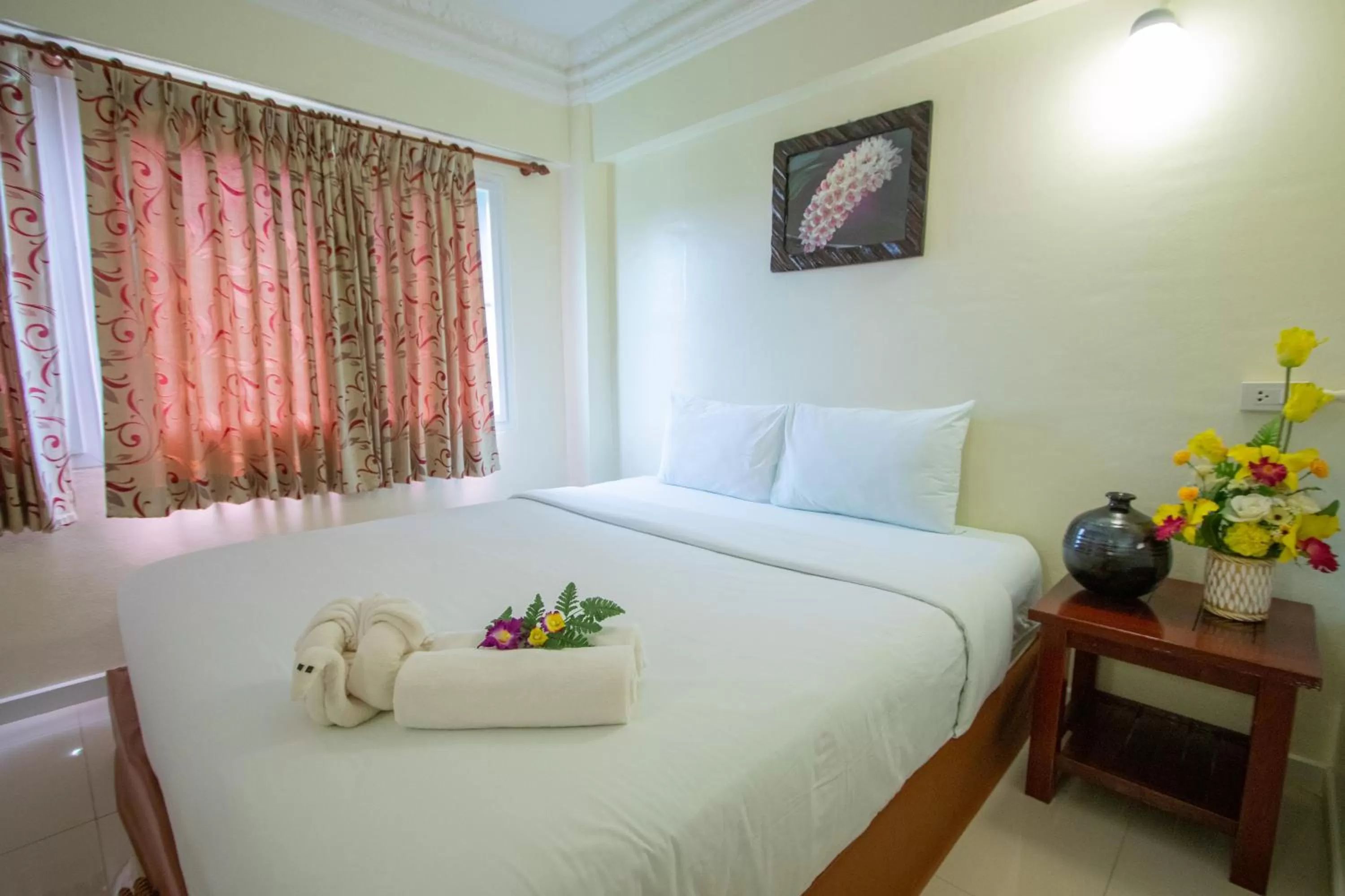 Photo of the whole room, Bed in Anchalee Resort