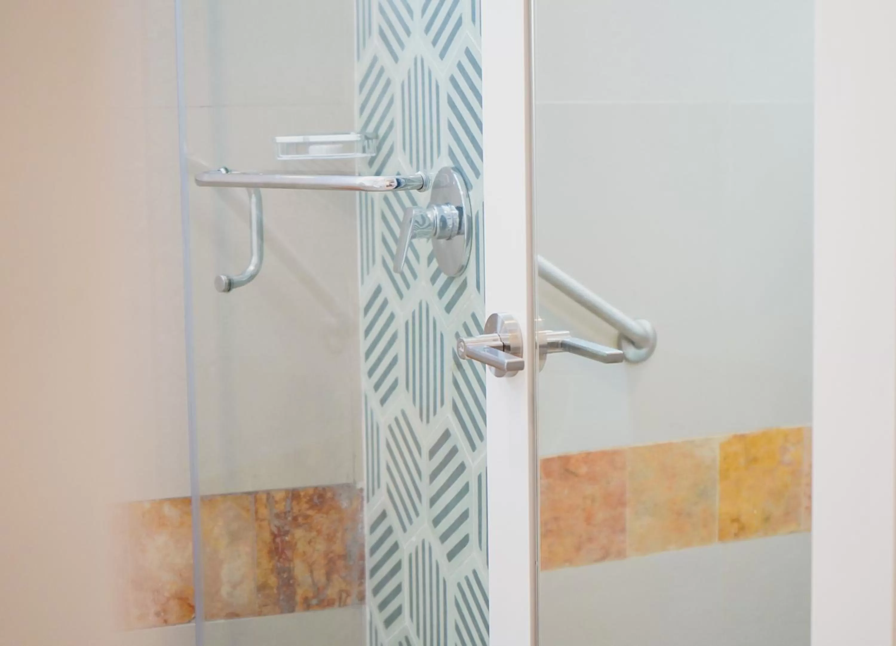 Shower in Luna Palace