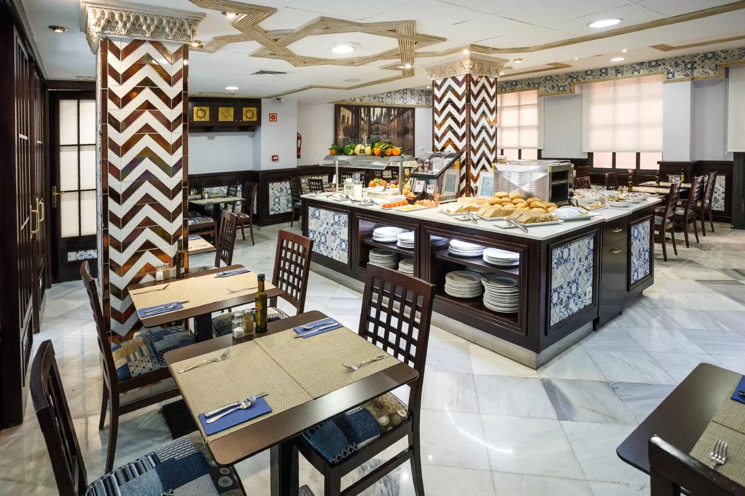 Buffet breakfast in Hotel Comfort Dauro 2