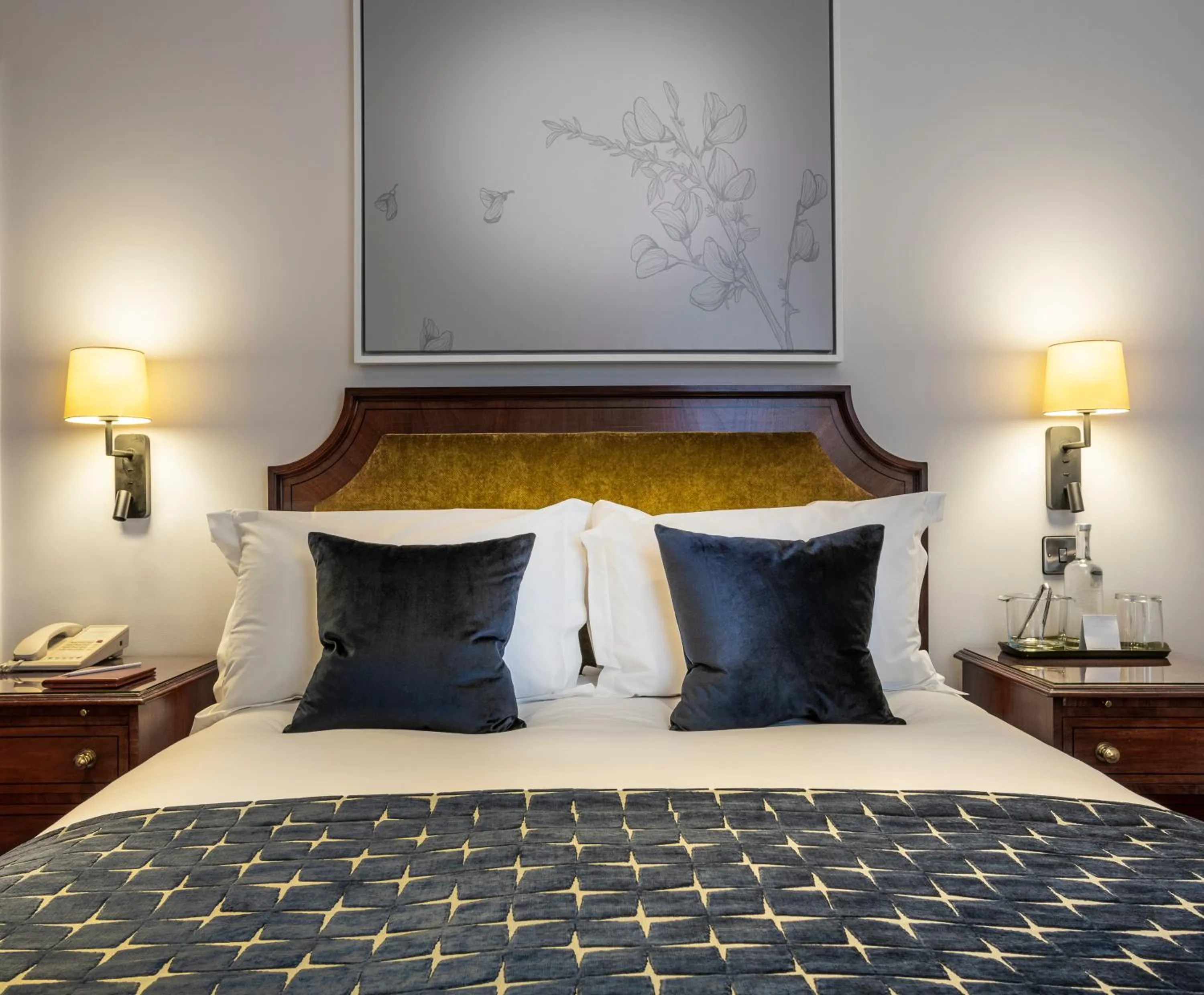 Bedroom, Bed in Sloane Place