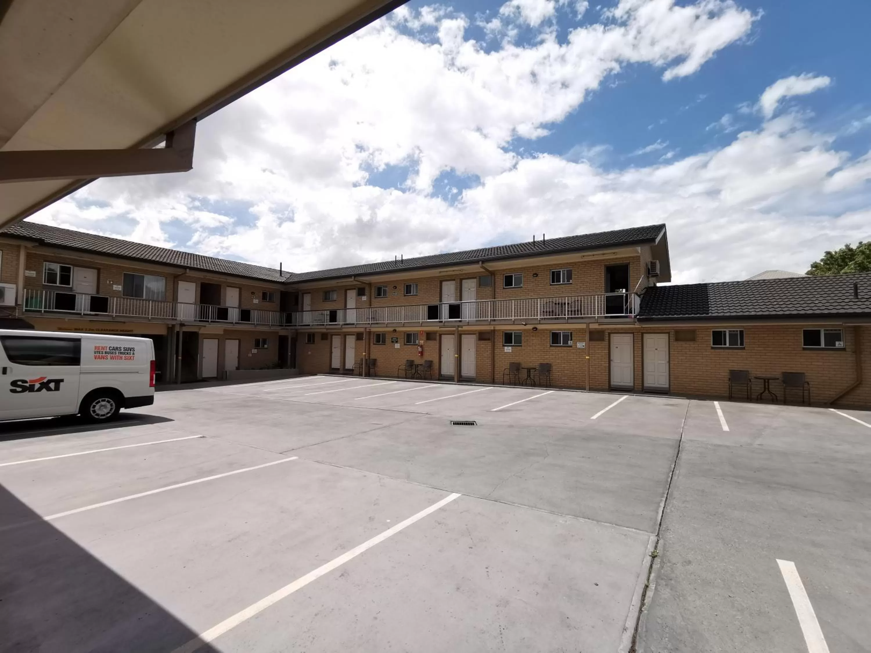 Property building in Leichhardt Motor Inn