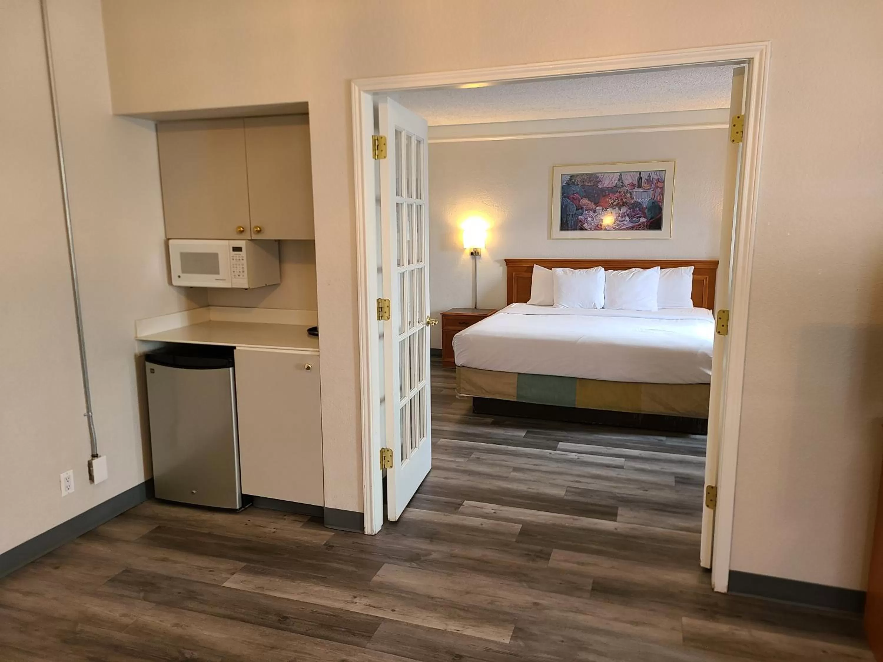 Bed in La Quinta Inn by Wyndham Farmington