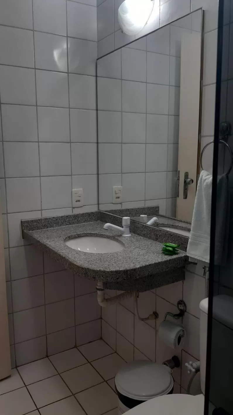 Toilet in Hotel Praia 2000