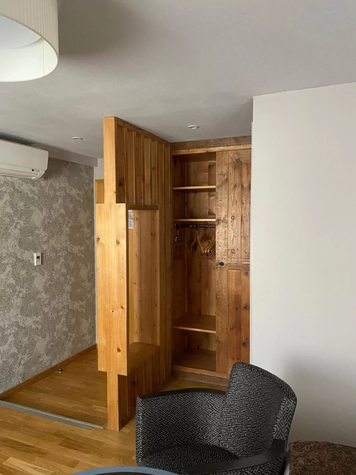 Property building in Logis Hôtel Restaurant Au Cerf d'Or