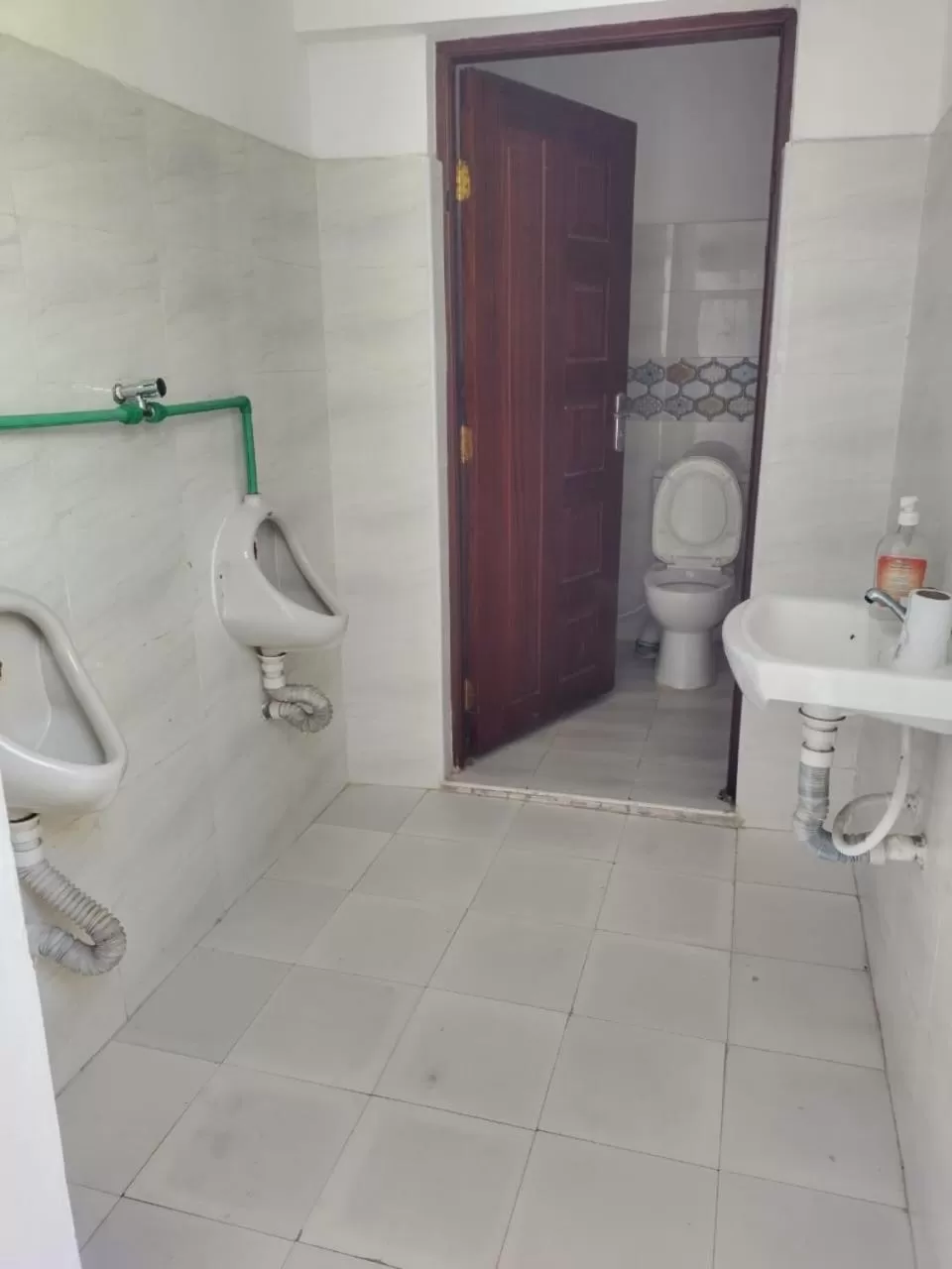 Toilet, Bathroom in 6 Park Retreat