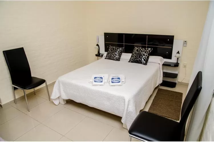 Bedroom, Bed in Apart Hotel Natural del Daymán