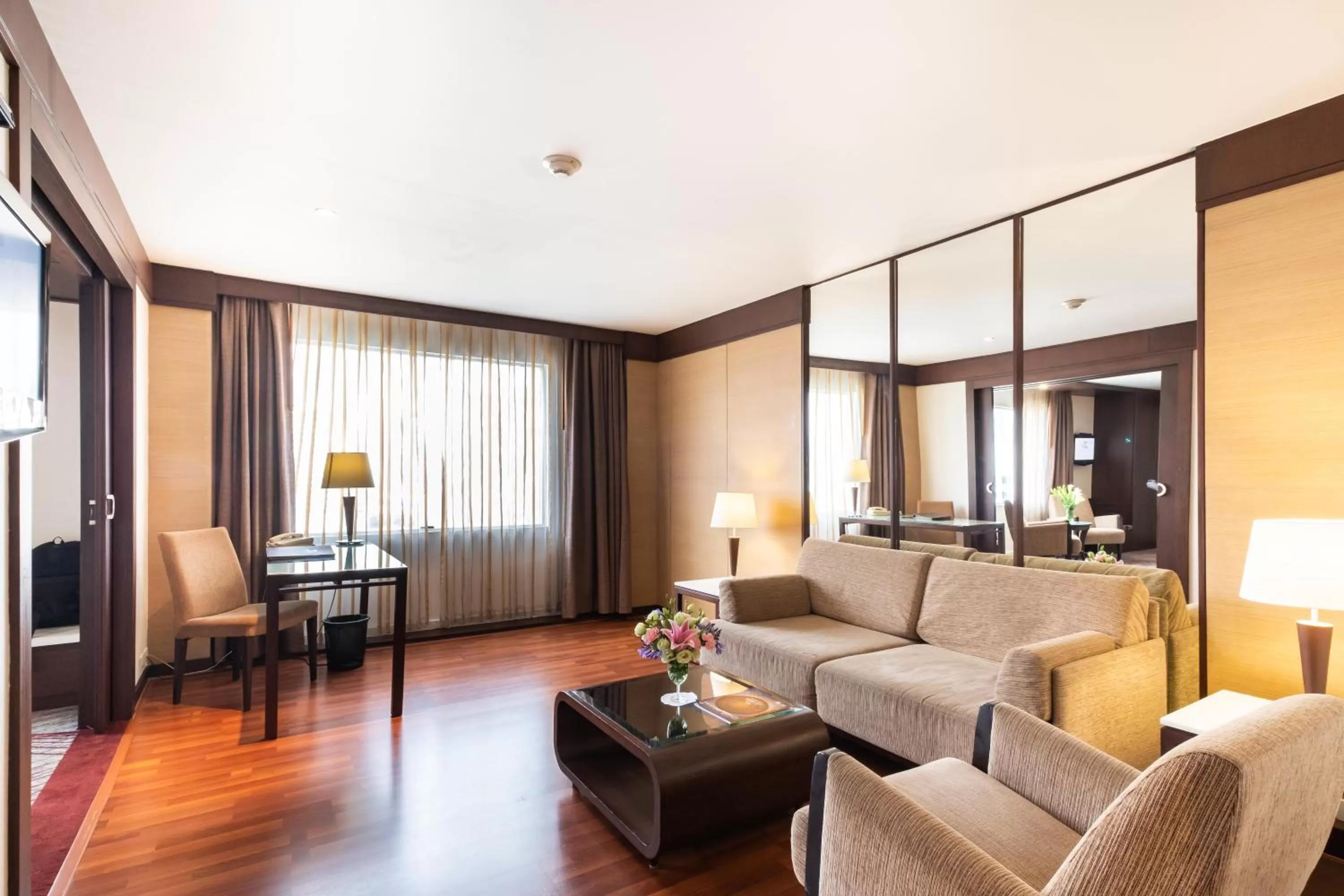 Living room in Zenith Sukhumvit Hotel, Bangkok
