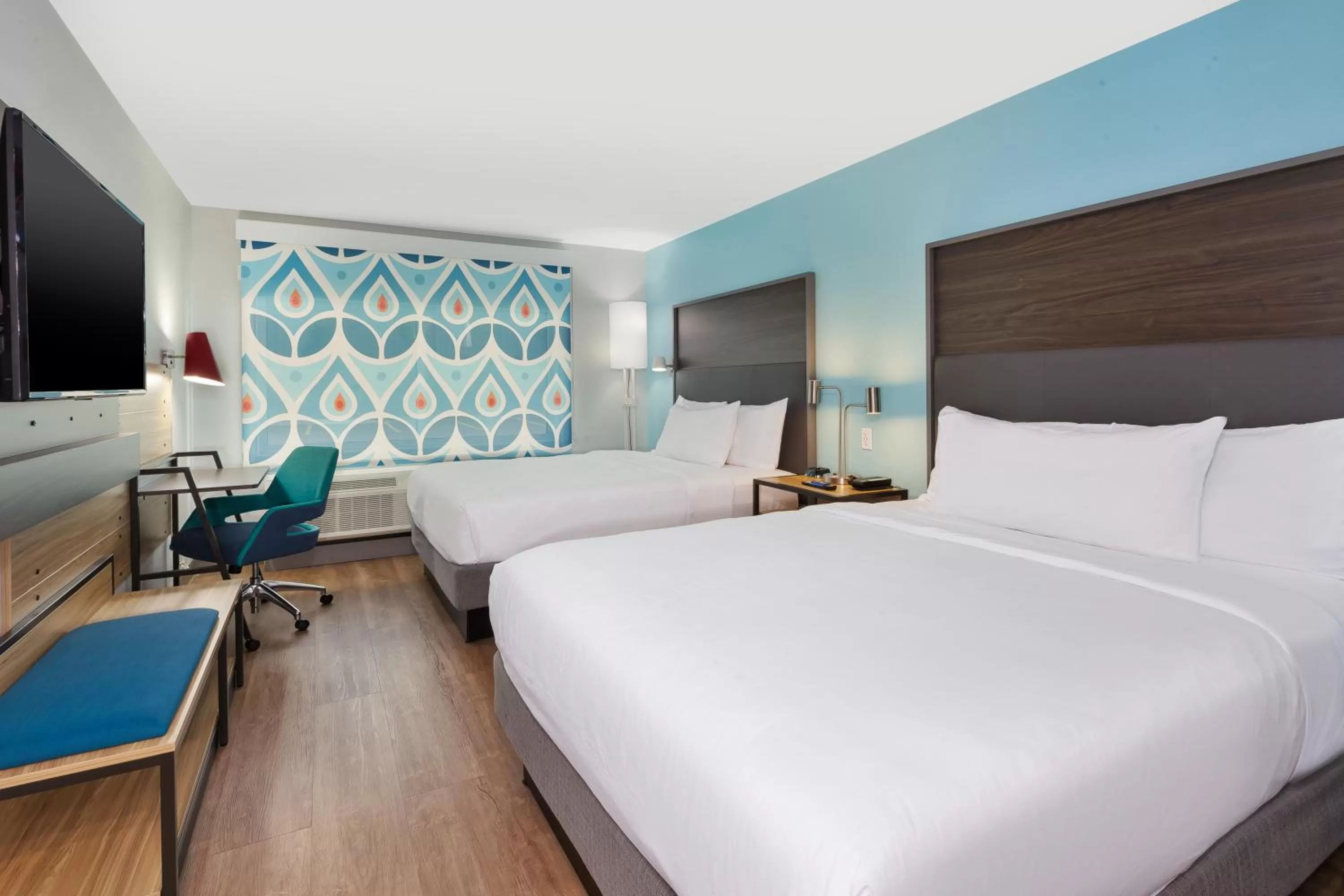 Bed in Tru By Hilton Comstock Park Grand Rapids, MI