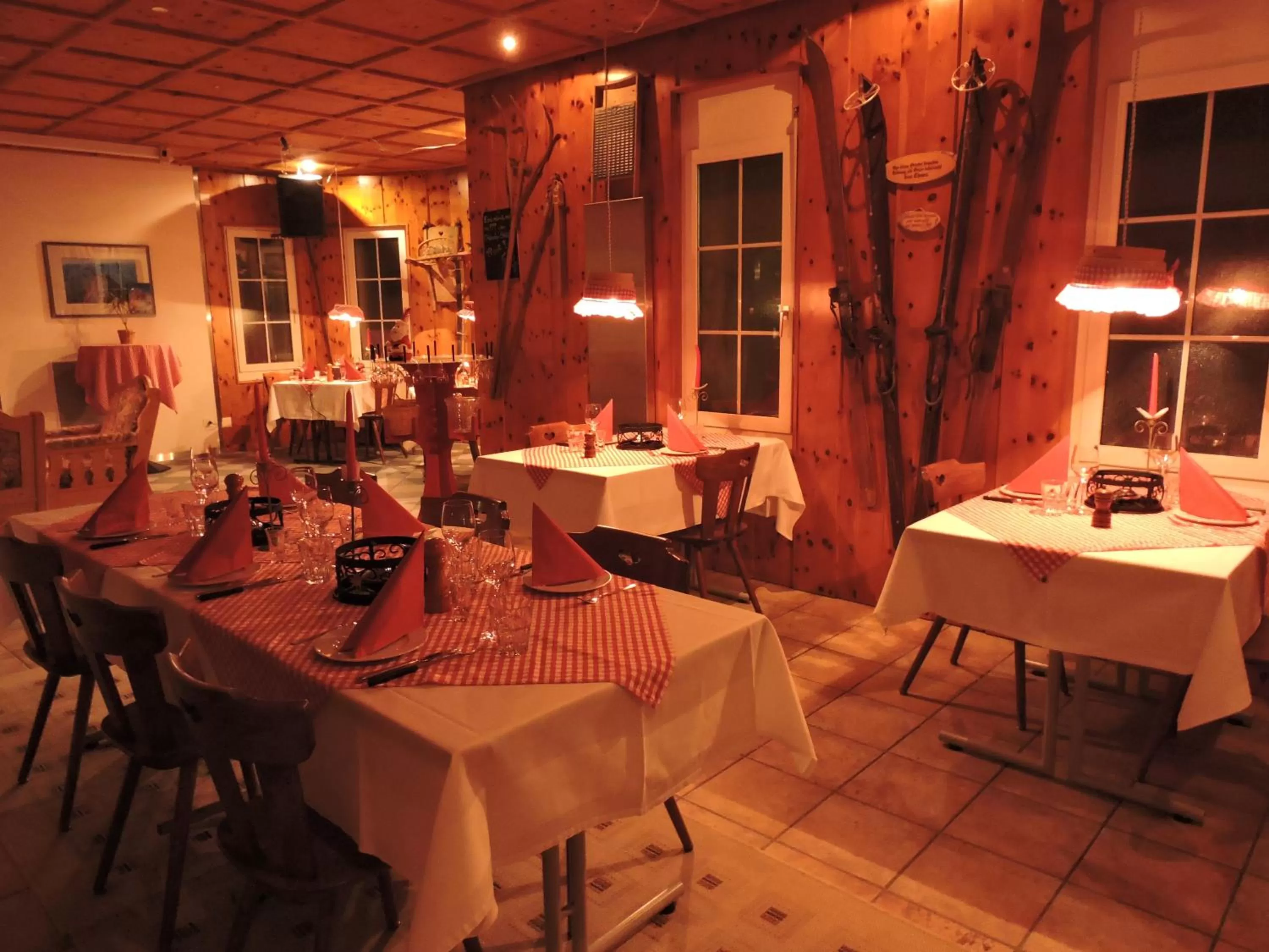 Restaurant/places to eat in Hotel Schoenau