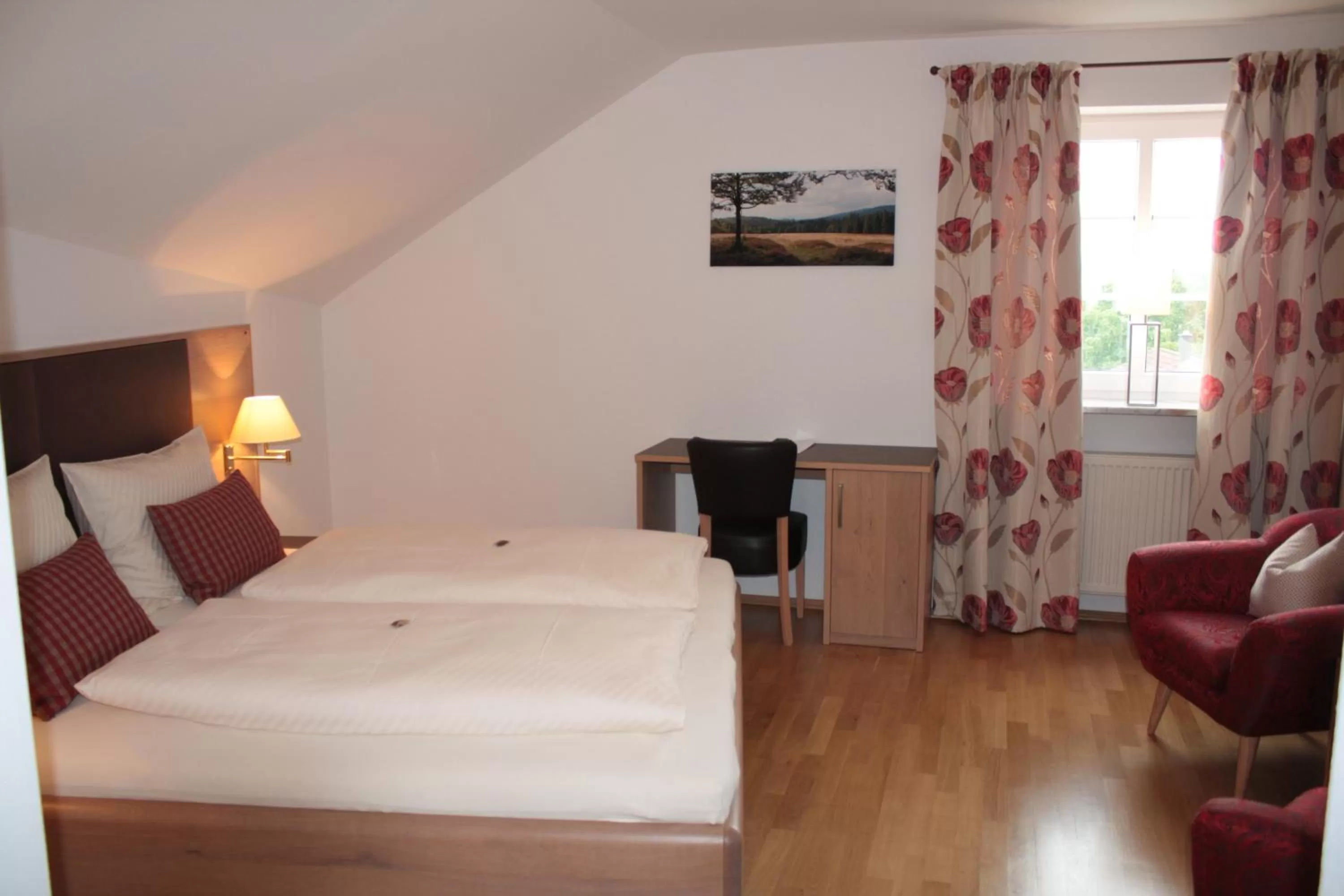 Photo of the whole room, Bed in Bäckerei Konditorei Frühstückspension WAGNER