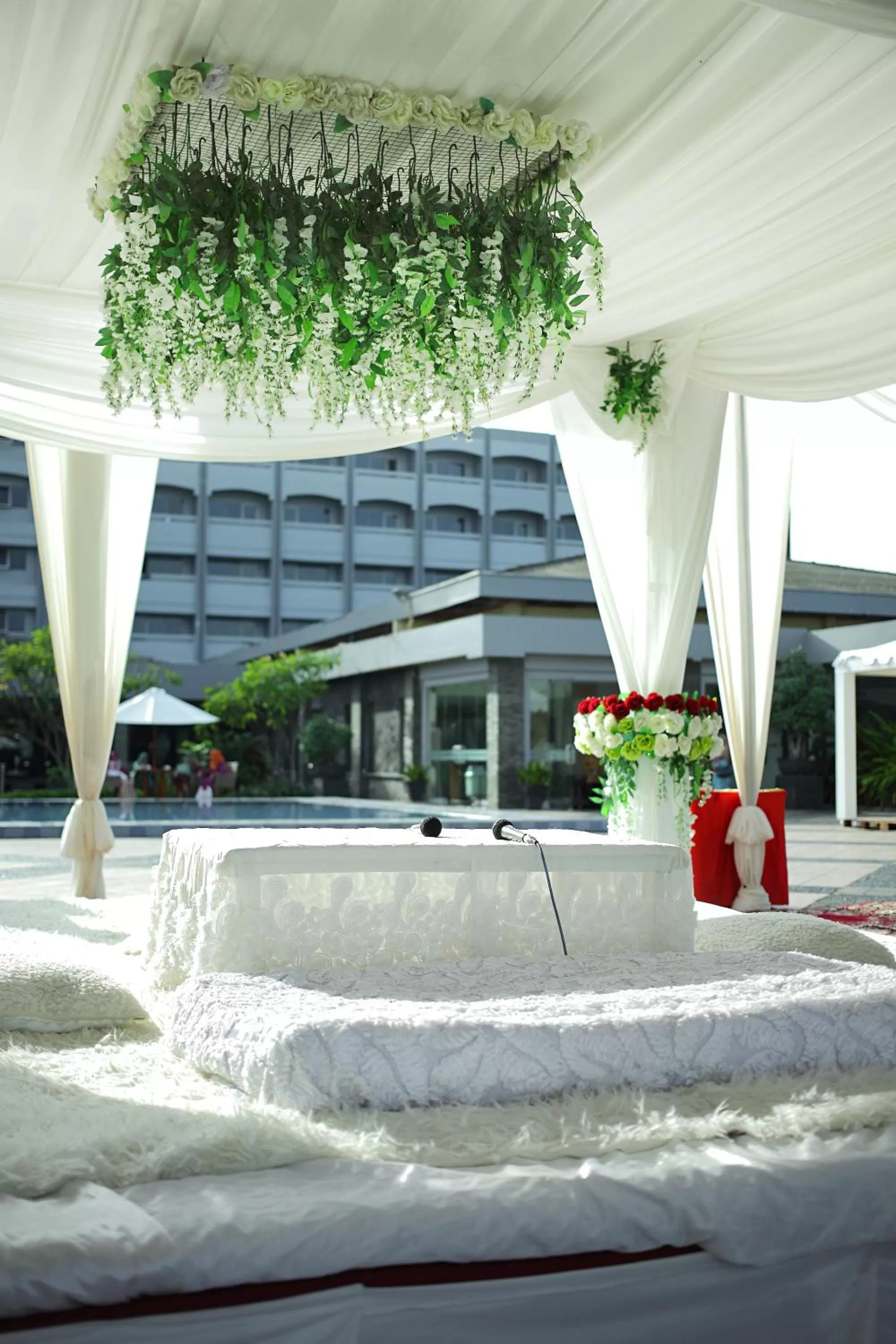 Swimming pool in Pangeran Beach Hotel