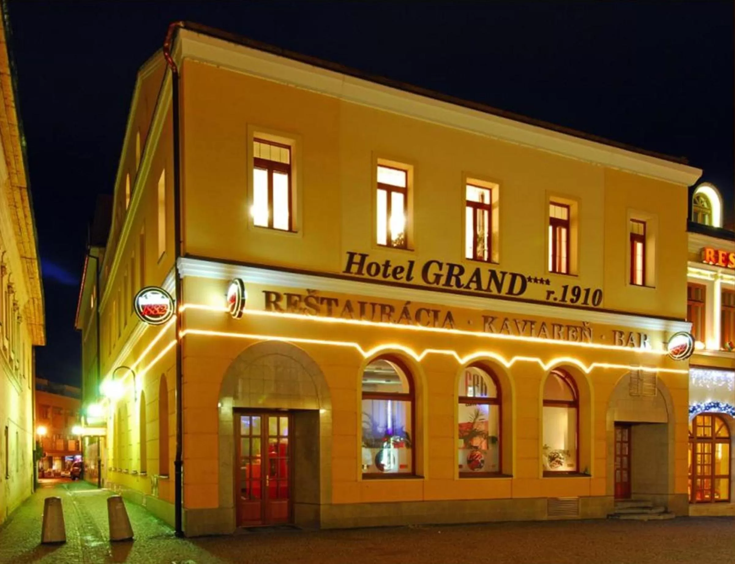 Facade/entrance, Property Building in Hotel Grand