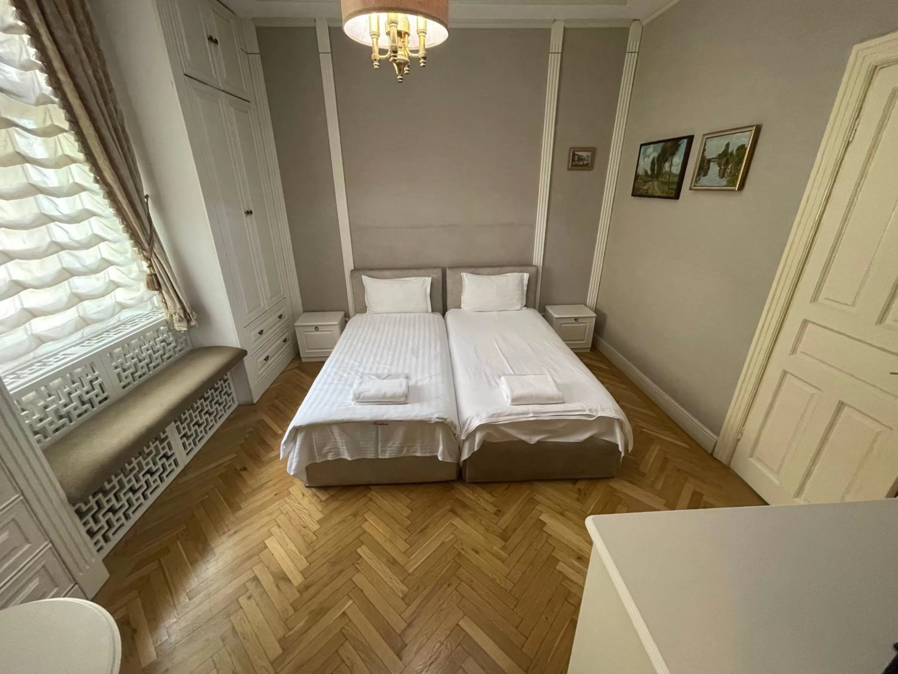 Bed in George&Dragon Rooms