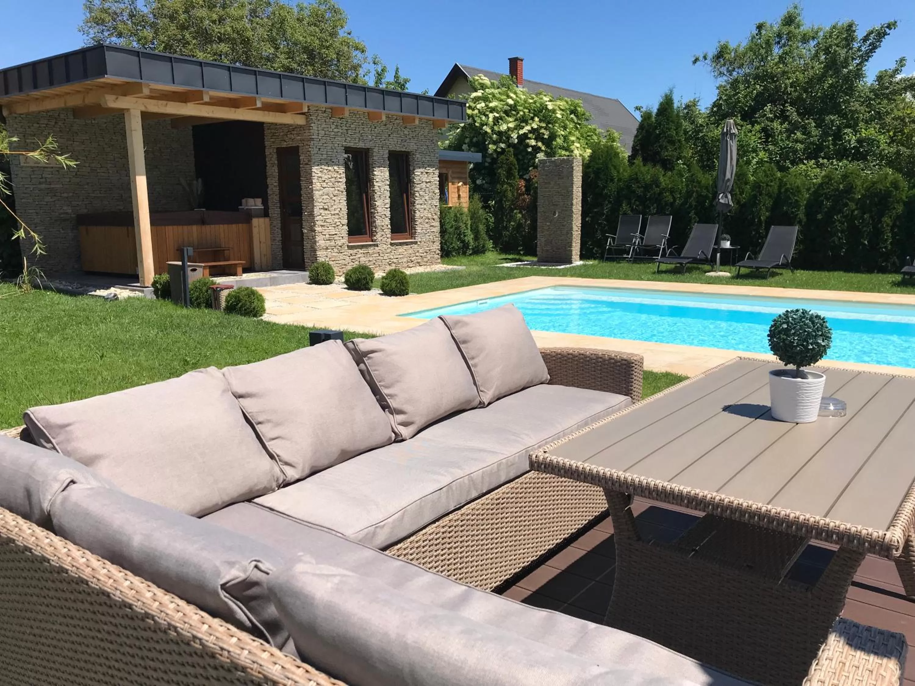 Day in Villa Aruba & Private SPA Suites