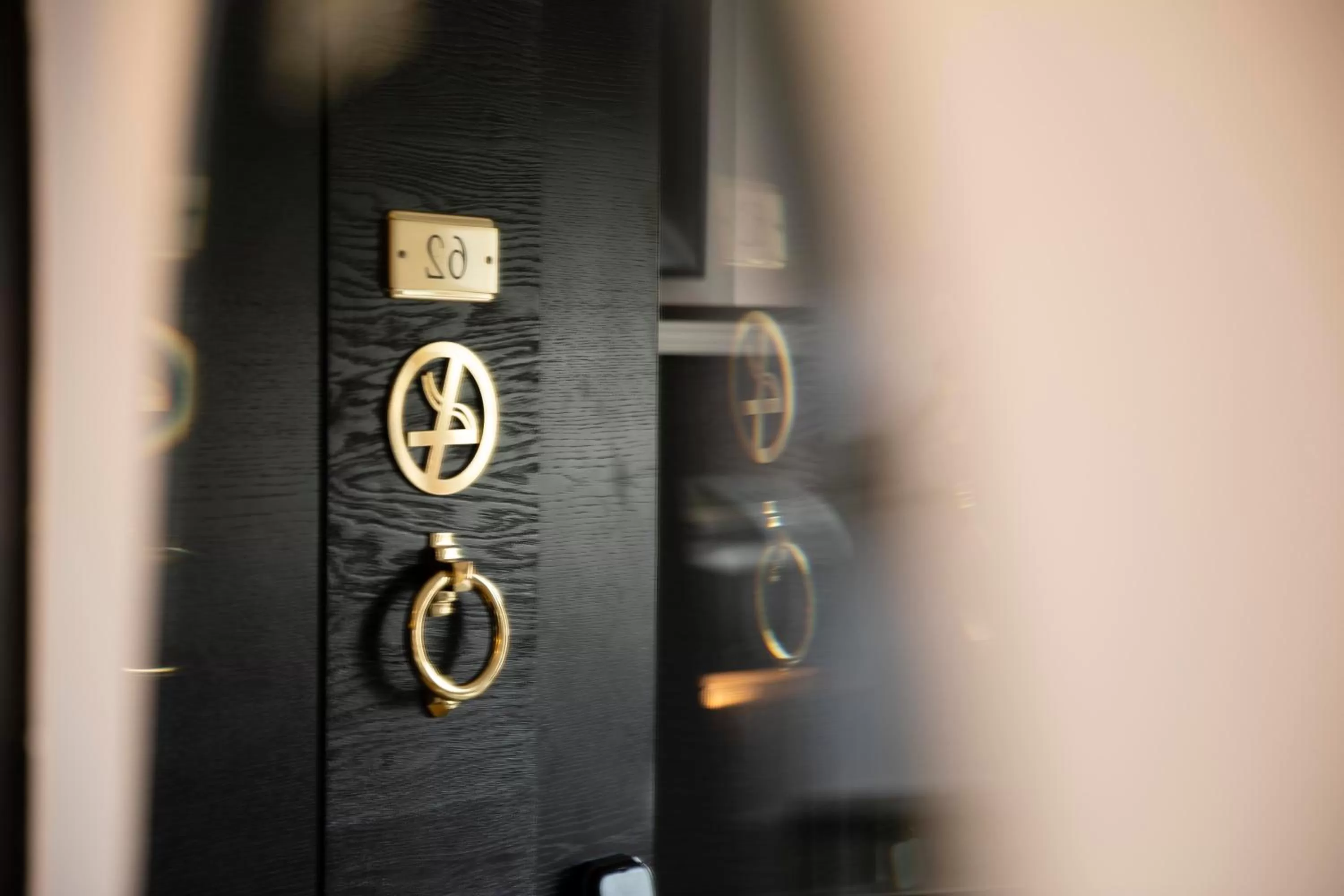 safe in Hotel Plaza Elysées