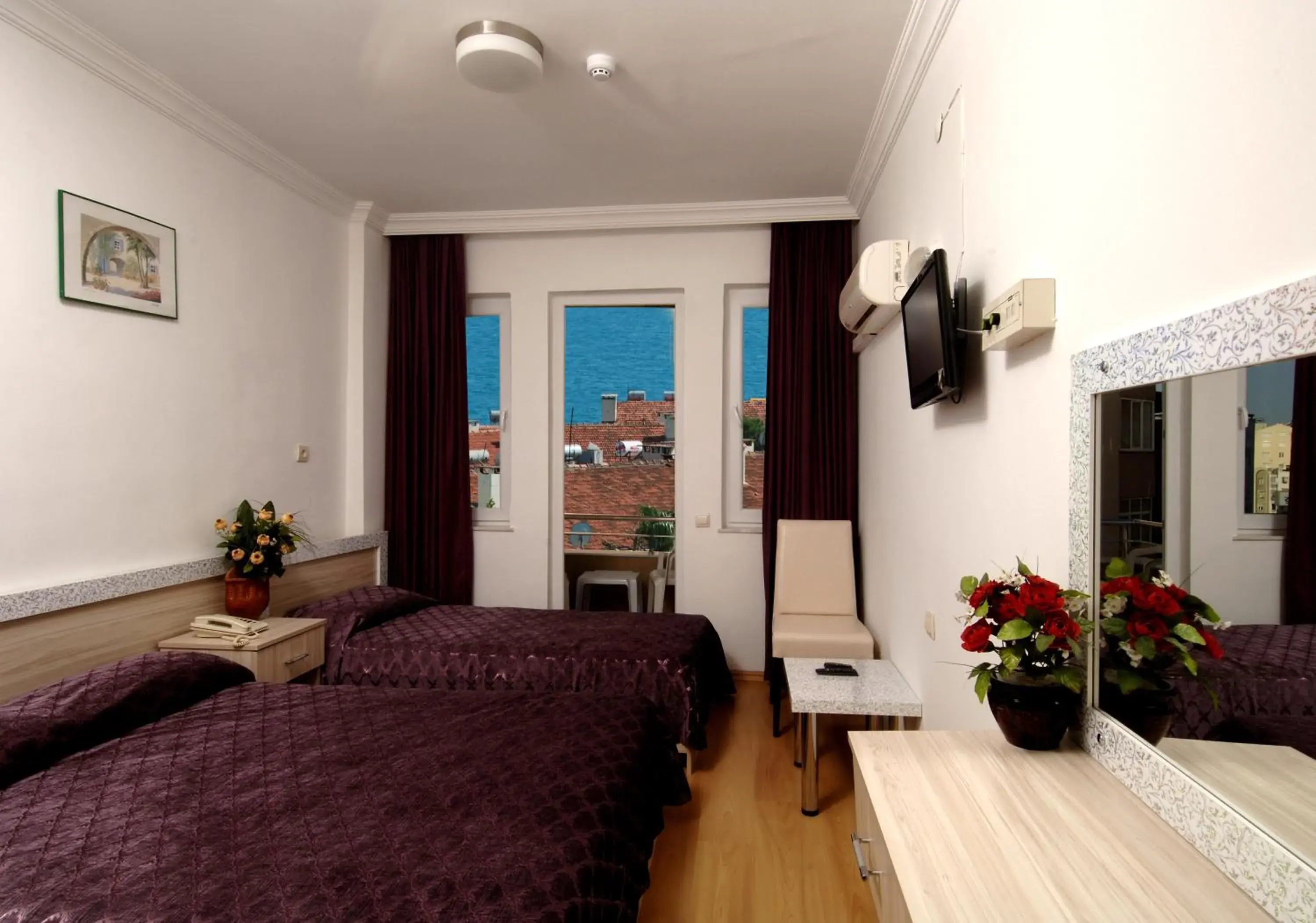 Triple Room in Lara Diamond Hotel Triple Room in Lara Diamond Hotel